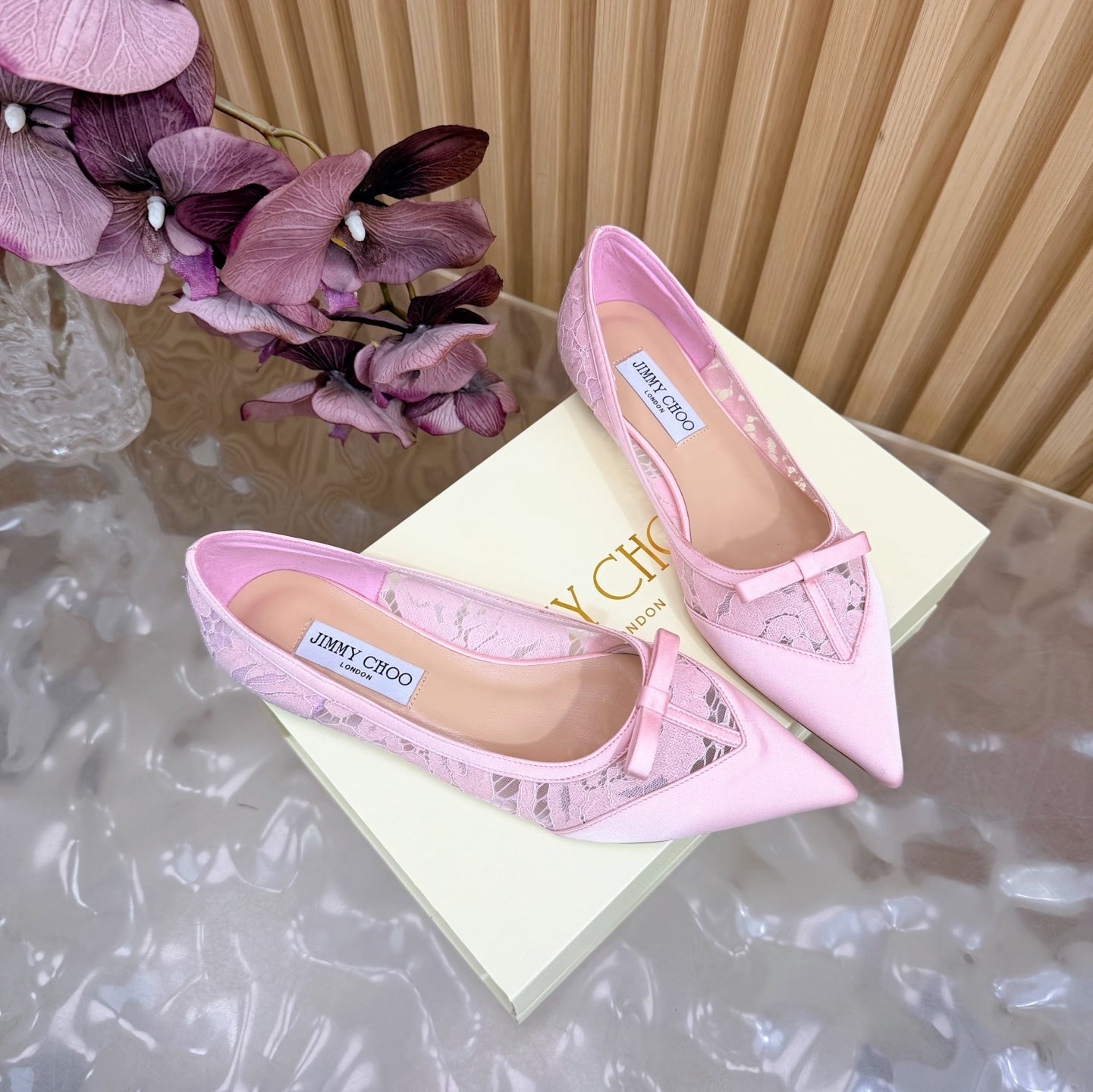 JIMMY CHOO 26S FLATS IN LIGHT PINK LACE AND SATIN