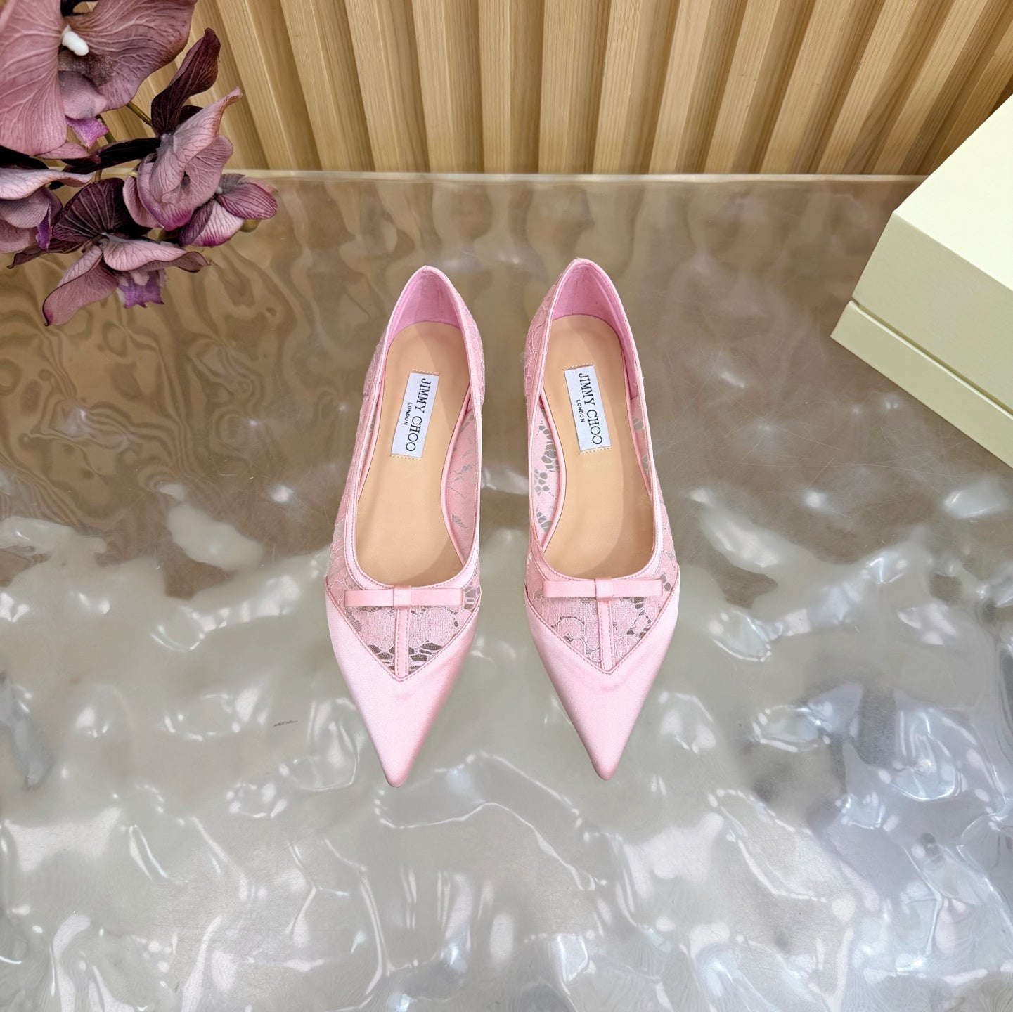 JIMMY CHOO 26S FLATS IN LIGHT PINK LACE AND SATIN