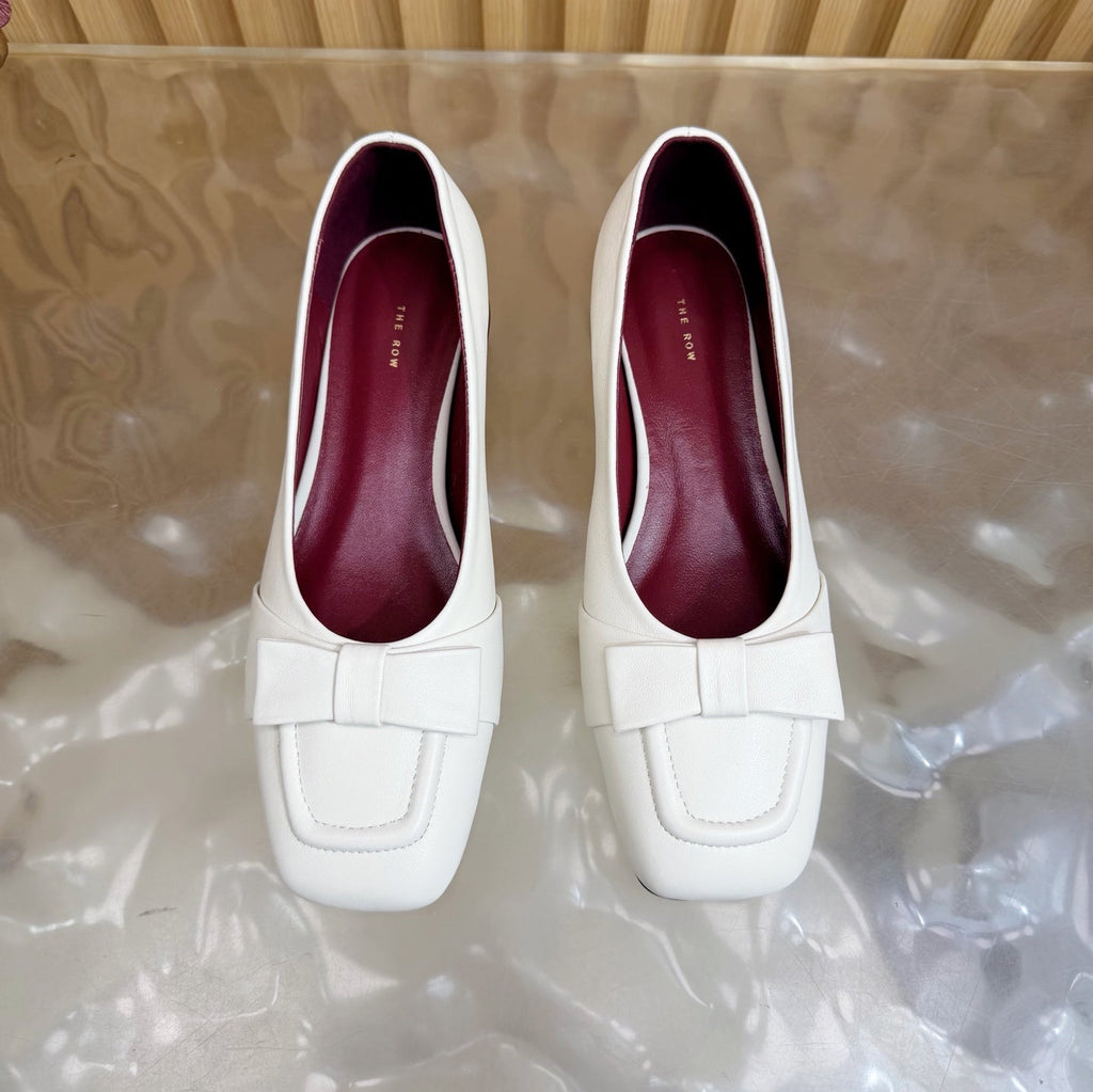 THE ROW 26S SQUARE TOE PUMPS IN WHITE CALFSKIN WITH BOW