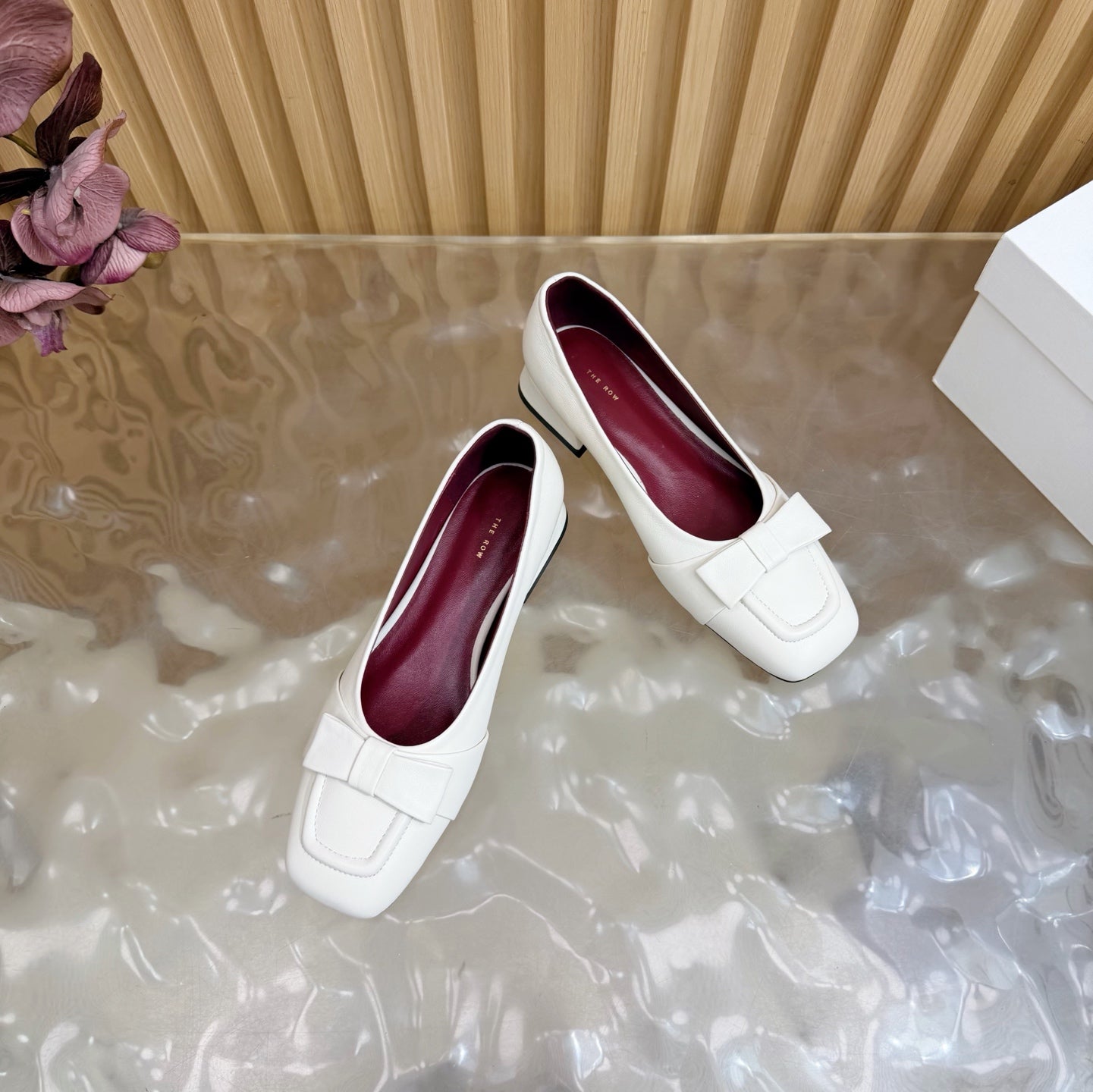 THE ROW 26S SQUARE TOE PUMPS IN WHITE CALFSKIN WITH BOW