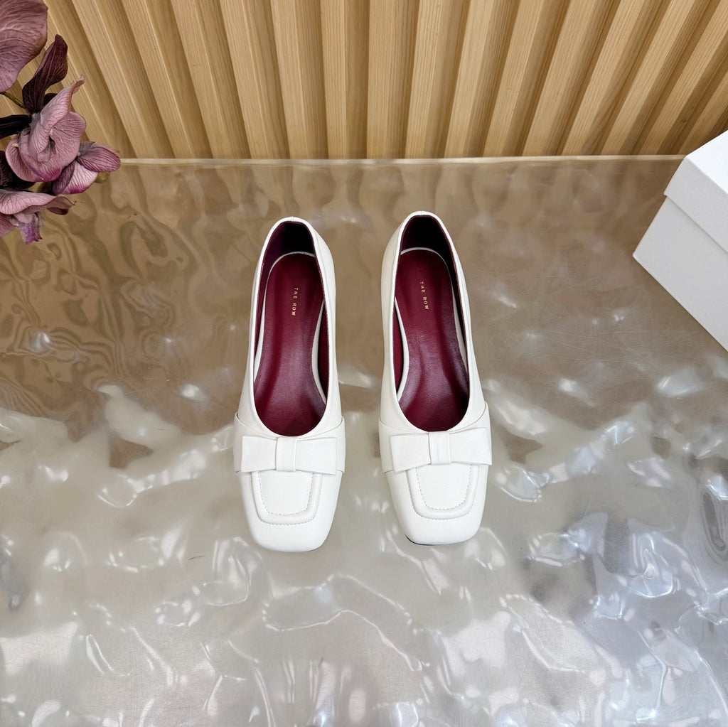 THE ROW 26S SQUARE TOE PUMPS IN WHITE CALFSKIN WITH BOW