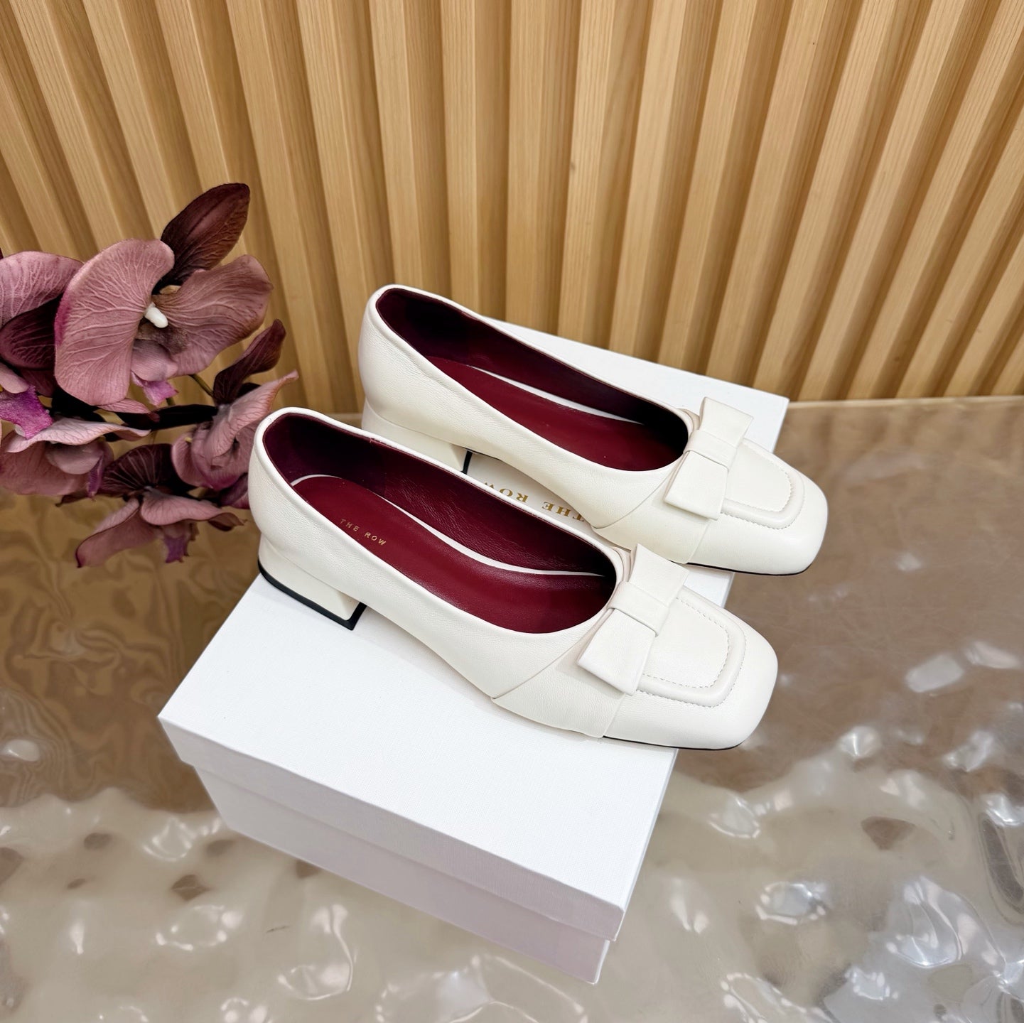 THE ROW 26S SQUARE TOE PUMPS IN WHITE CALFSKIN WITH BOW