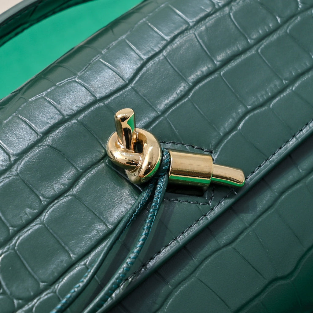 BV Long Clutch Andiamo 31 Dark Green Crocodile Calfskin Ghw