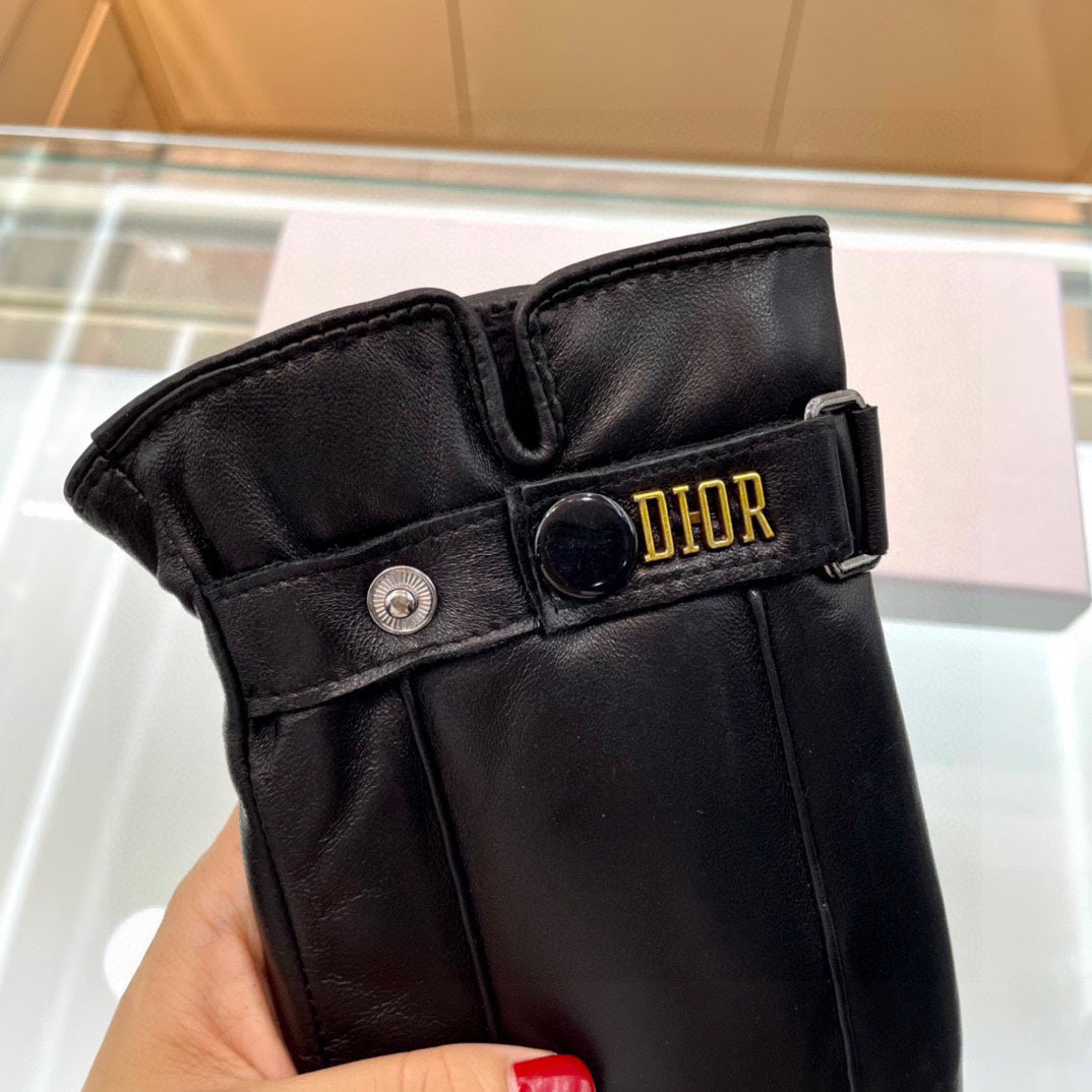 GLOVES IN BLACK LAMBSKIN AND WOOL LINING 465059