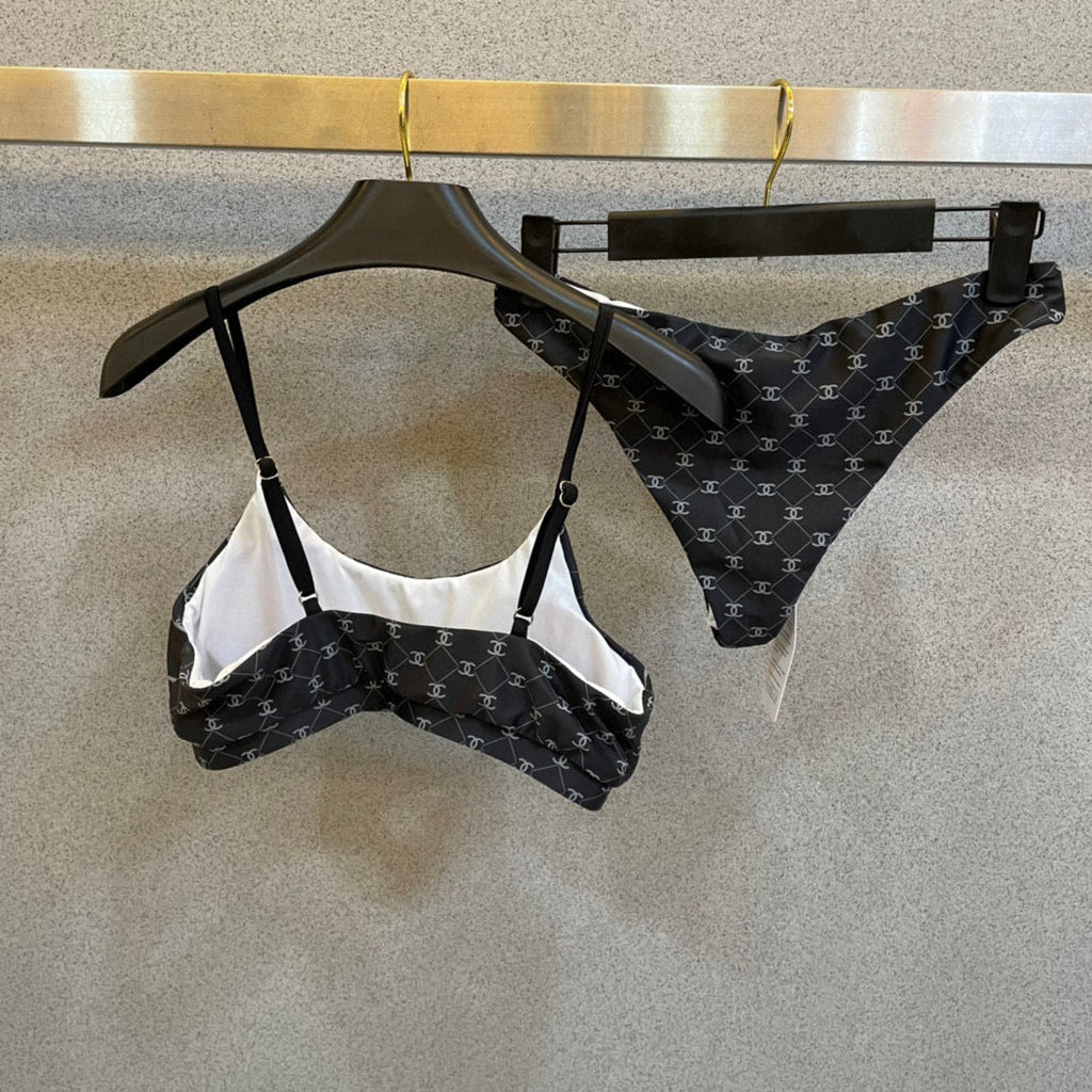 CC BIKINI SWIMSUIT SET IN BLACK AND WHITE LOGO PRINTED 581298