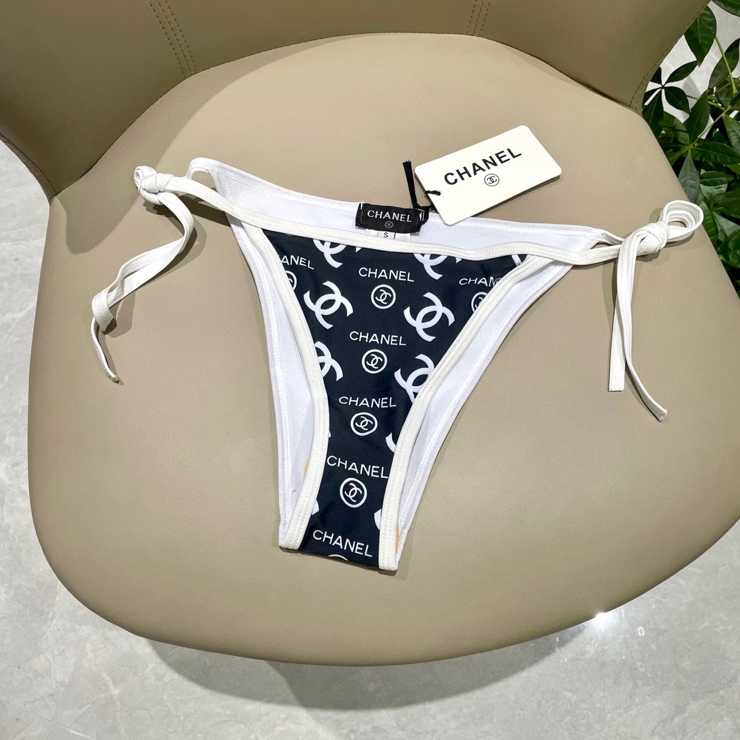 BIKINI SWIMSUIT IN BLACK AND WHITE AND PRINTED 627825