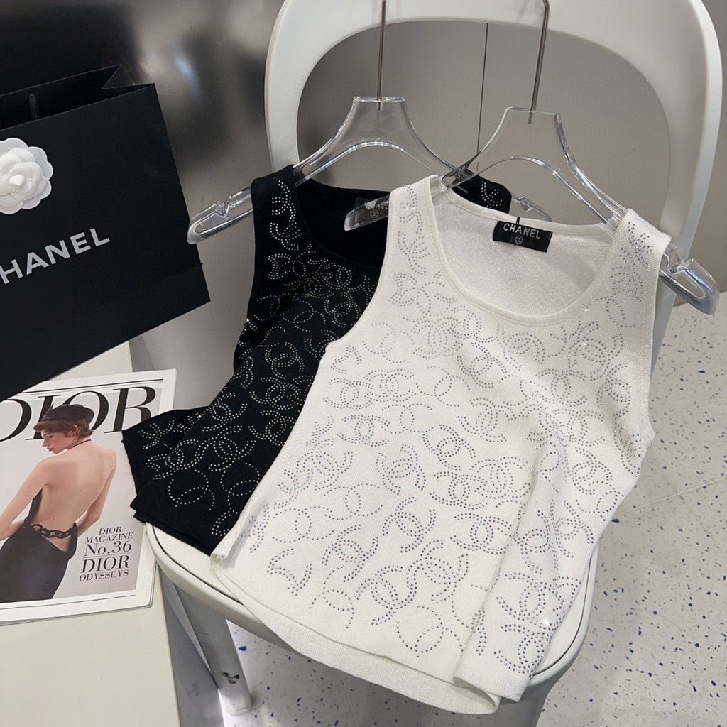 SLEEVELESS TOP 643224 IN WHITE COTTON EMBOSSED LOGO