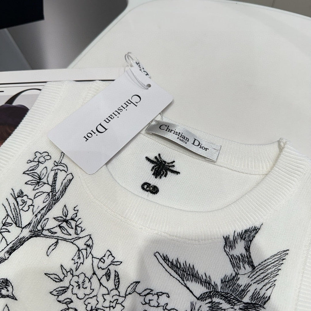 KNITTED TANK TOP 643231 IN WHITE COTTON JERSEY BLACK BIRD AND FLORAL PATTERN