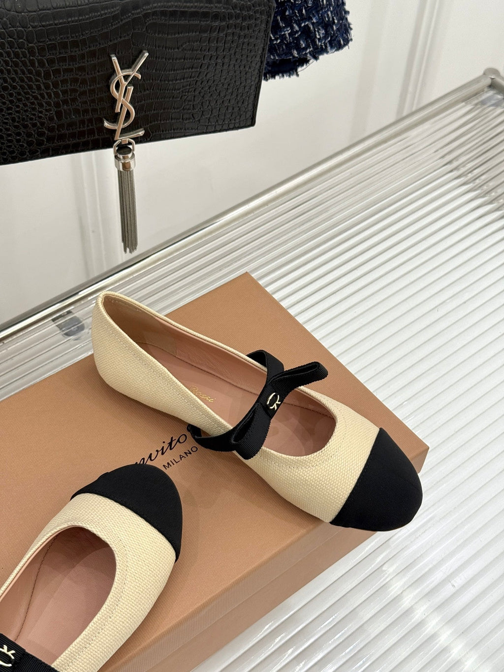 GIANVITO ROSSI 26S MARY JANE FLATS IN BLACK AND CREAM WHITE FABRIC