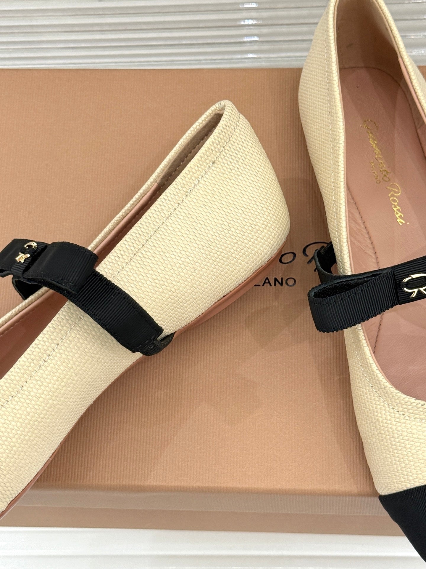 GIANVITO ROSSI 26S MARY JANE FLATS IN BLACK AND CREAM WHITE FABRIC