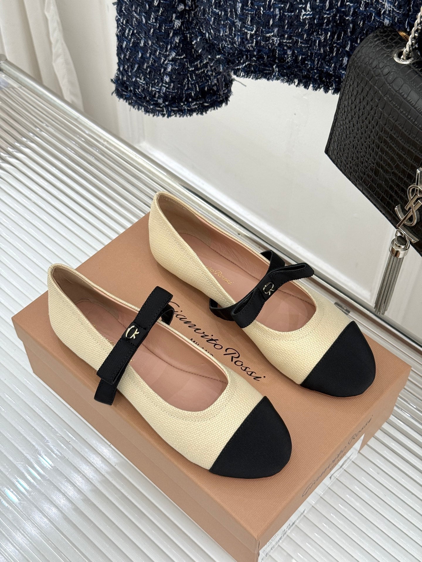 GIANVITO ROSSI 26S MARY JANE FLATS IN BLACK AND CREAM WHITE FABRIC