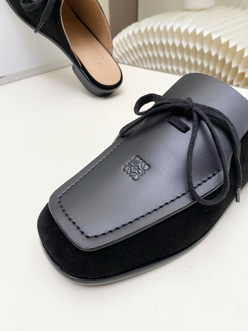 LOEWE 26S FLAT MULES IN BLACK CALFSKIN AND SUEDE