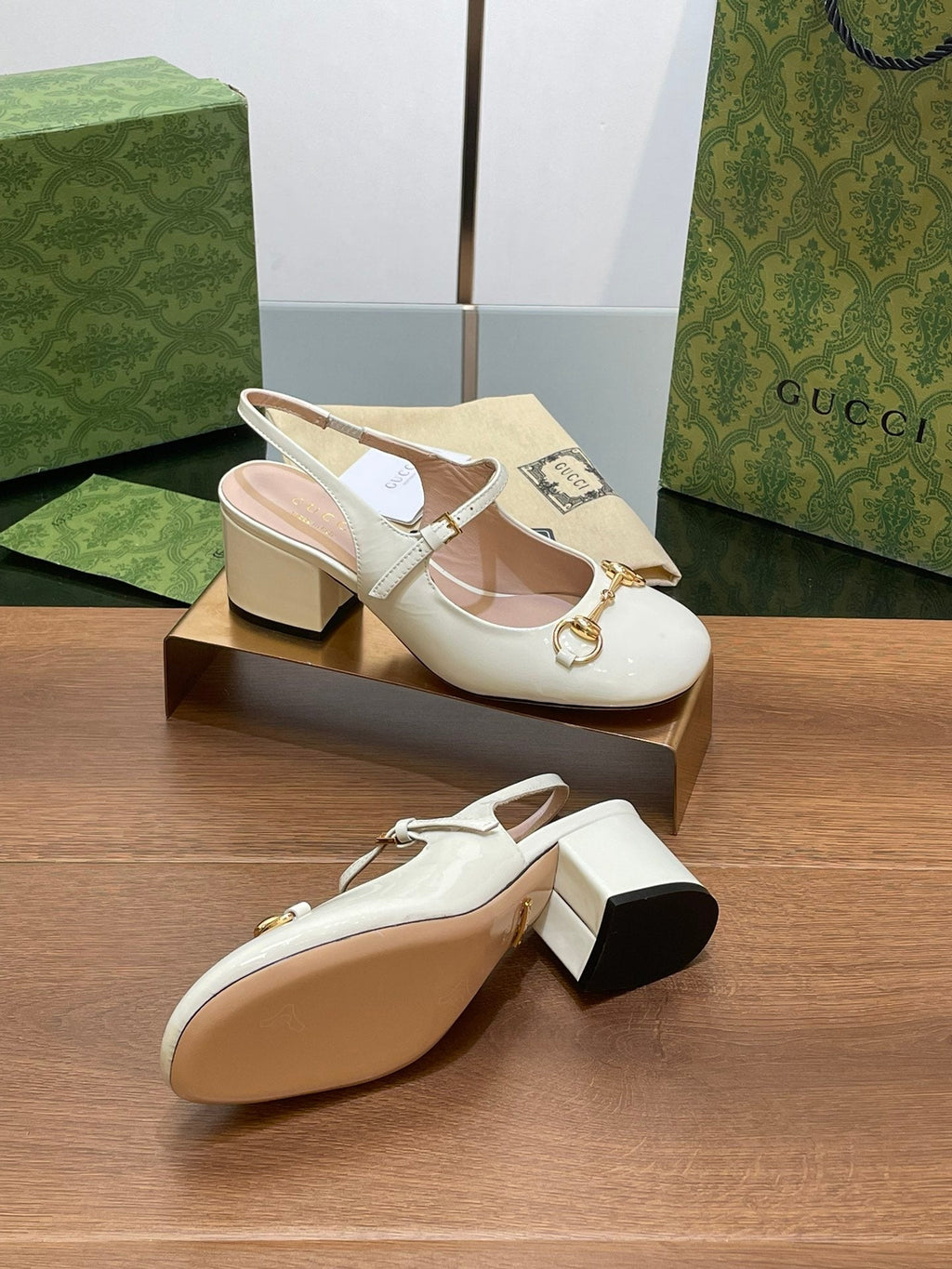 GG HORSEBIT PUMP WHITE GLOSSY LAMBSKIN