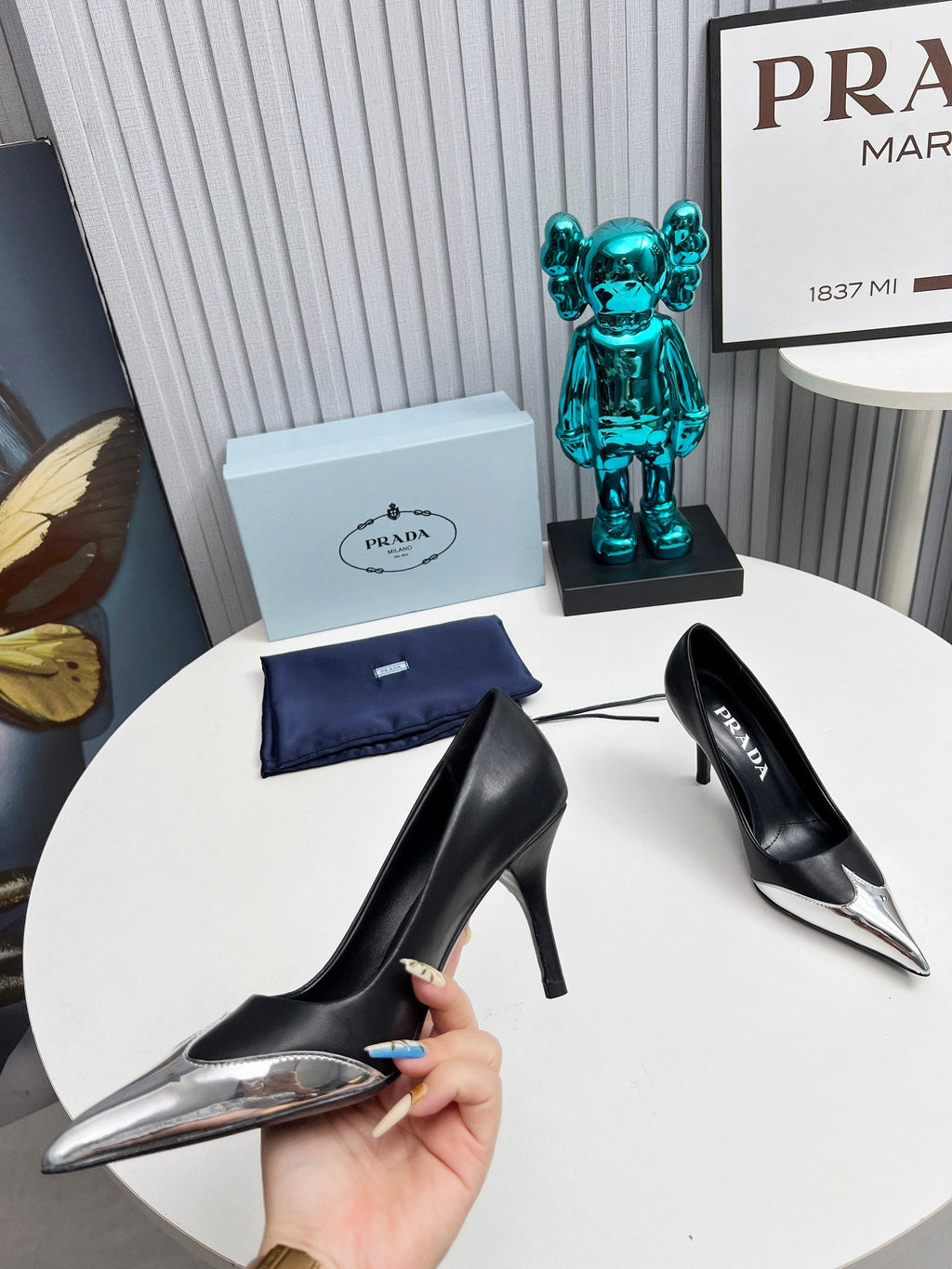HIGH POINTED-TOE PUMPS IN SILVER MIX BLACK CALFSKIN