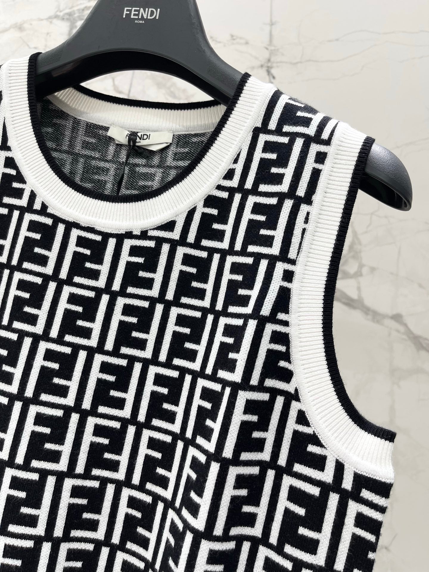 FENDI 26S KNIT TANK TOP 047