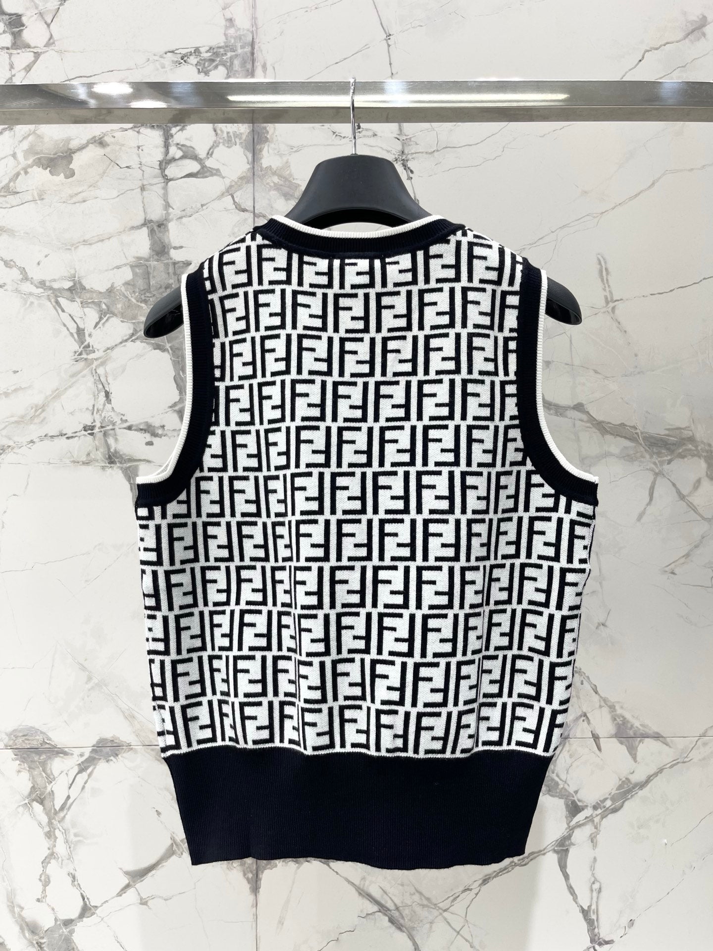 FENDI 26S KNIT TANK TOP 046