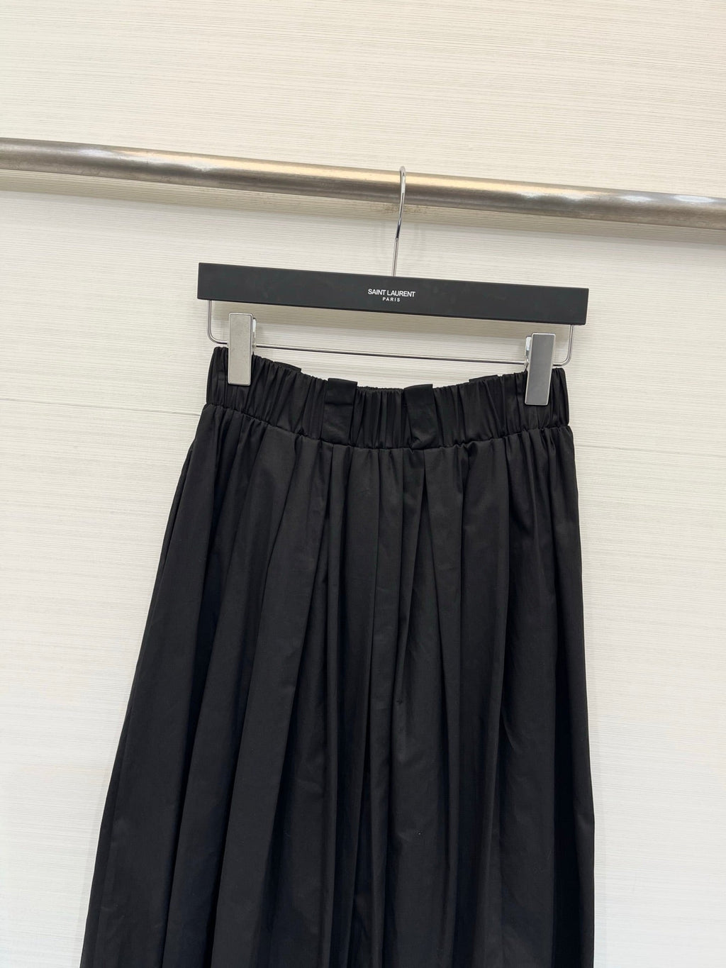 PRADA 26S PLEATED MIDI SKIRT 1032