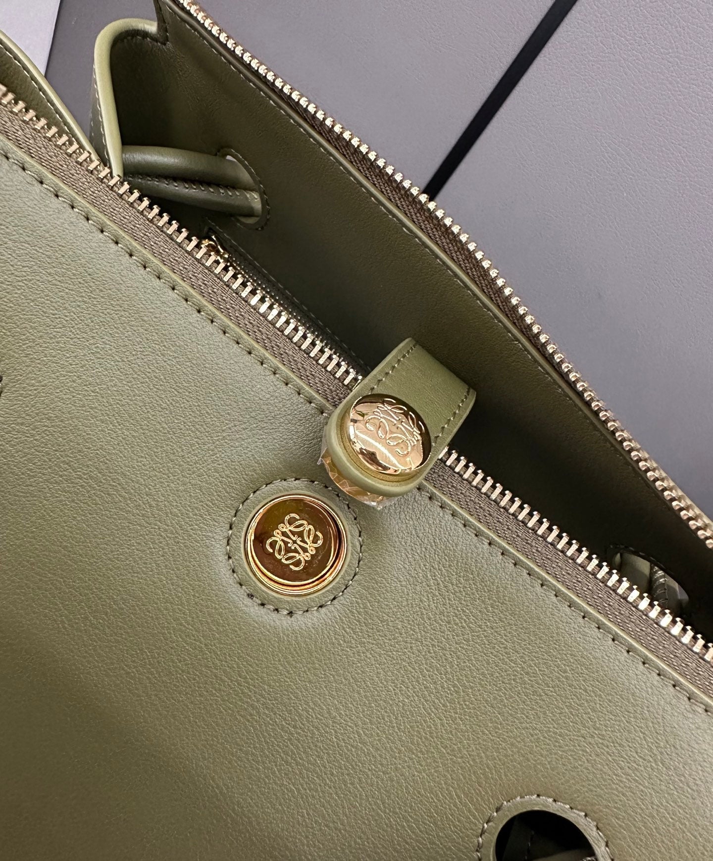 LOEWE 25S MEDIUM MADRID BAG 23 IN OLIVE GREEN CALFSKIN GOLD HARDWARE