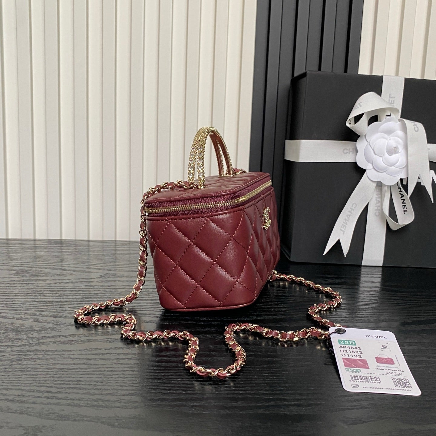 CHANEL 25S VANITY CASE 17 IN BURGUNDY LAMBSKIN GOLD HARDWARE