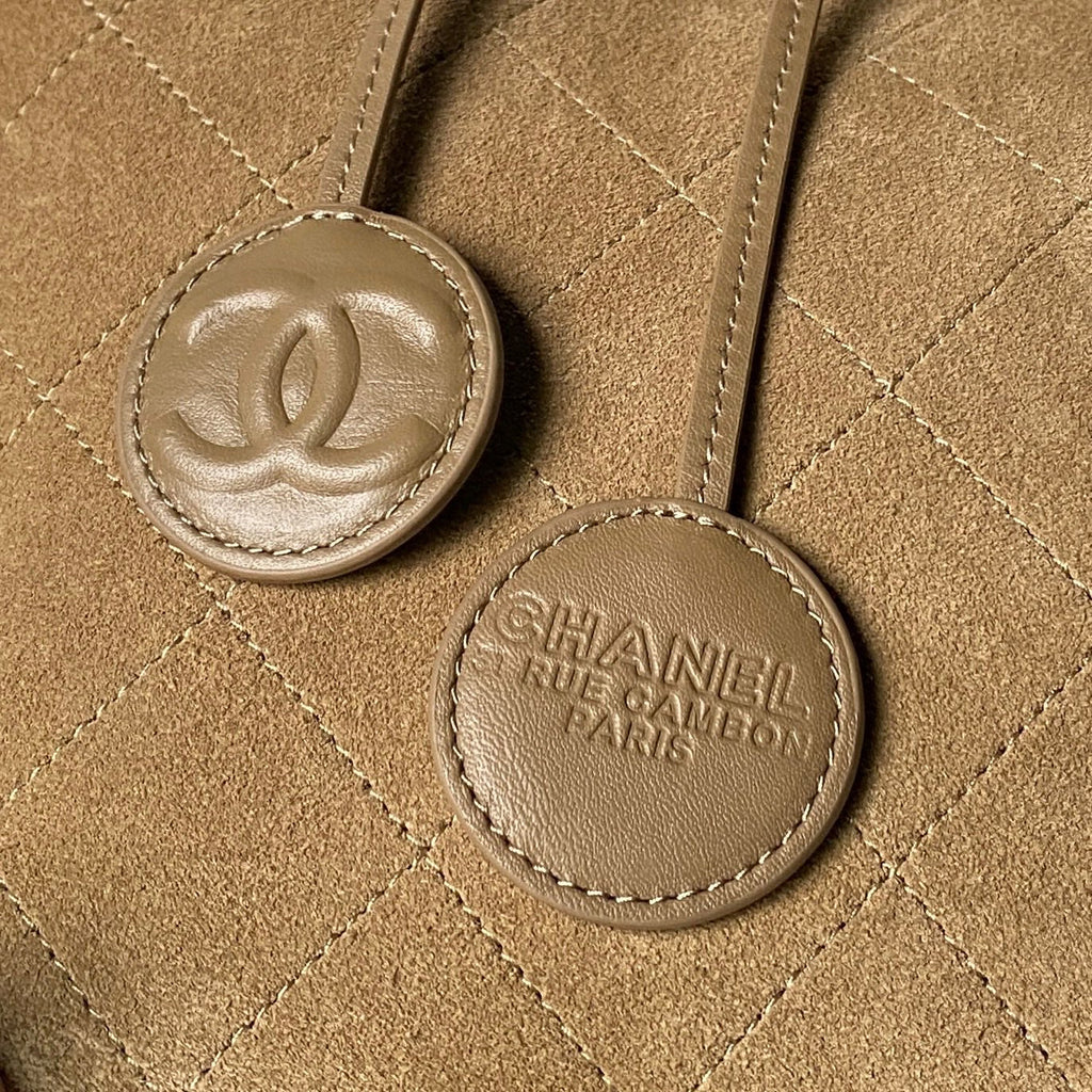 CHANEL 26S BUCKET SHOULDER BAG 27 IN CAMEL BROWN SUEDE AND CALFSKIN GOLD HARDWARE