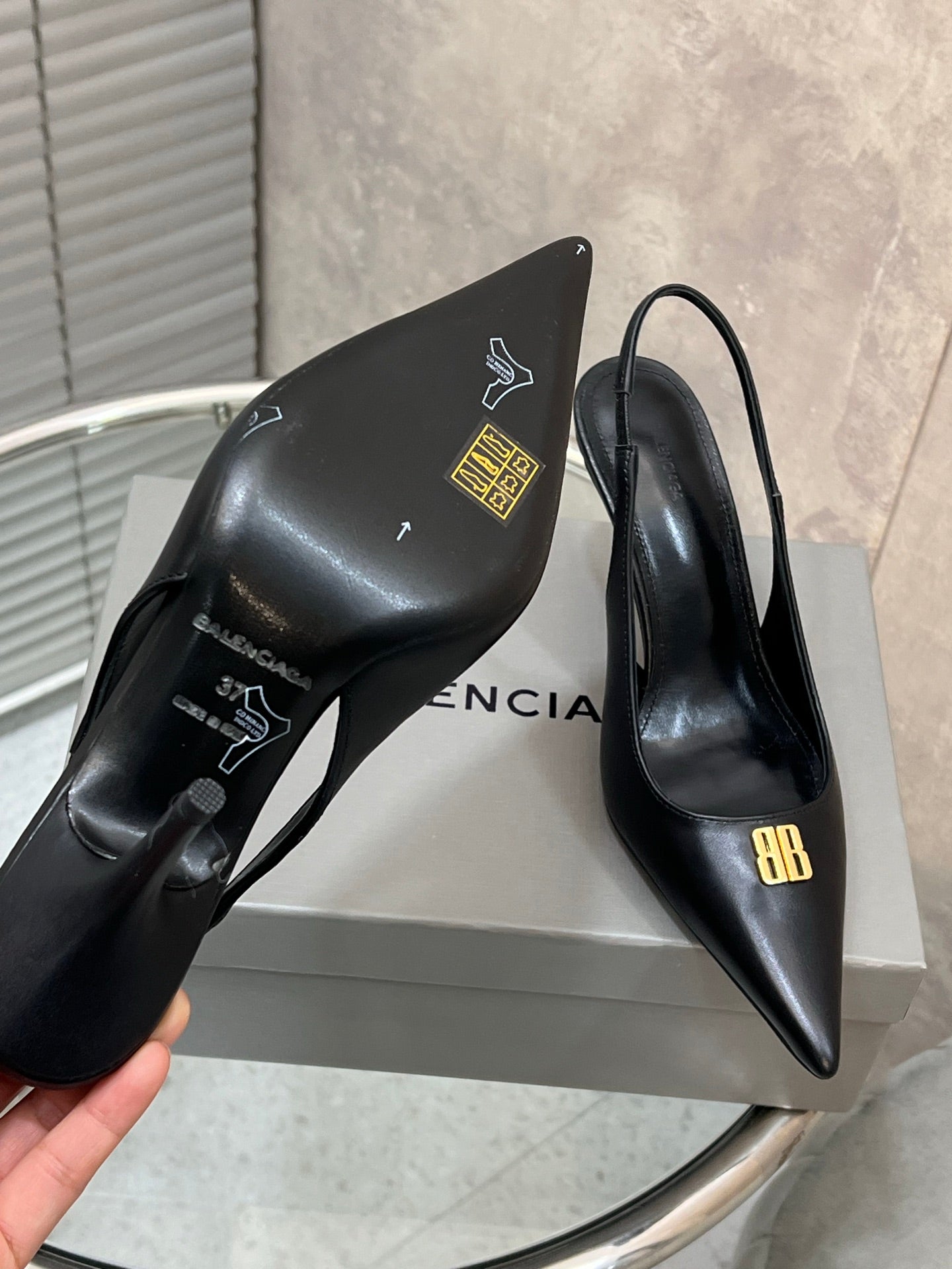 BALENCIAGA 25S HIGH-HEEL SLINGBACK 85 MM IN BLACK COW LEATHER WITH GOLD HARDWARE