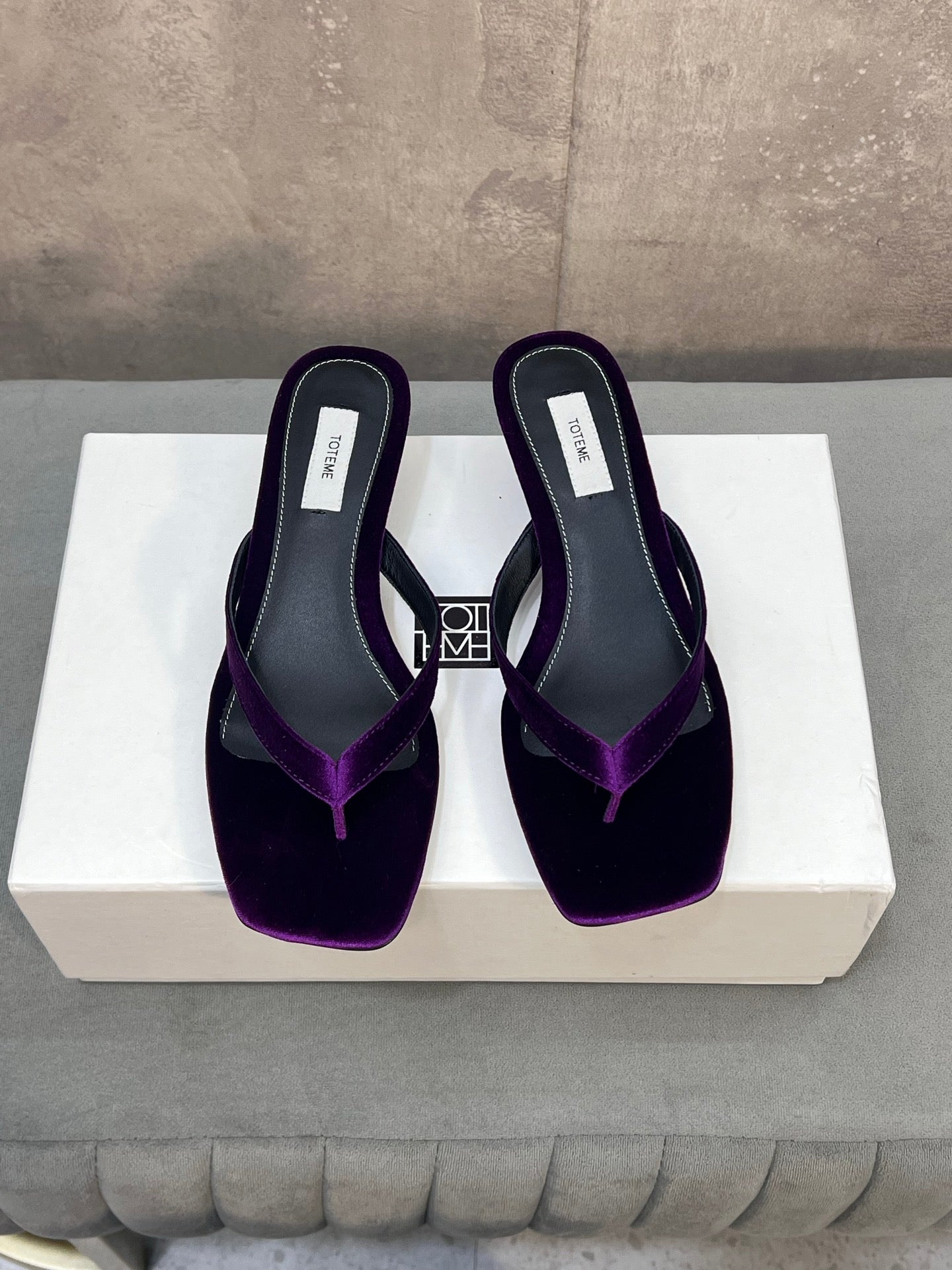 THE ROW 26S SQUARE TOE THONG KITTEN HEEL SANDALS 45MM IN PURPLE VELVET