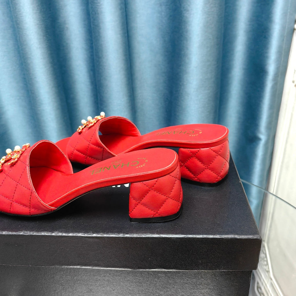 MULE SLIDE SANDAL IN CHERRY RED LAMBSKIN
