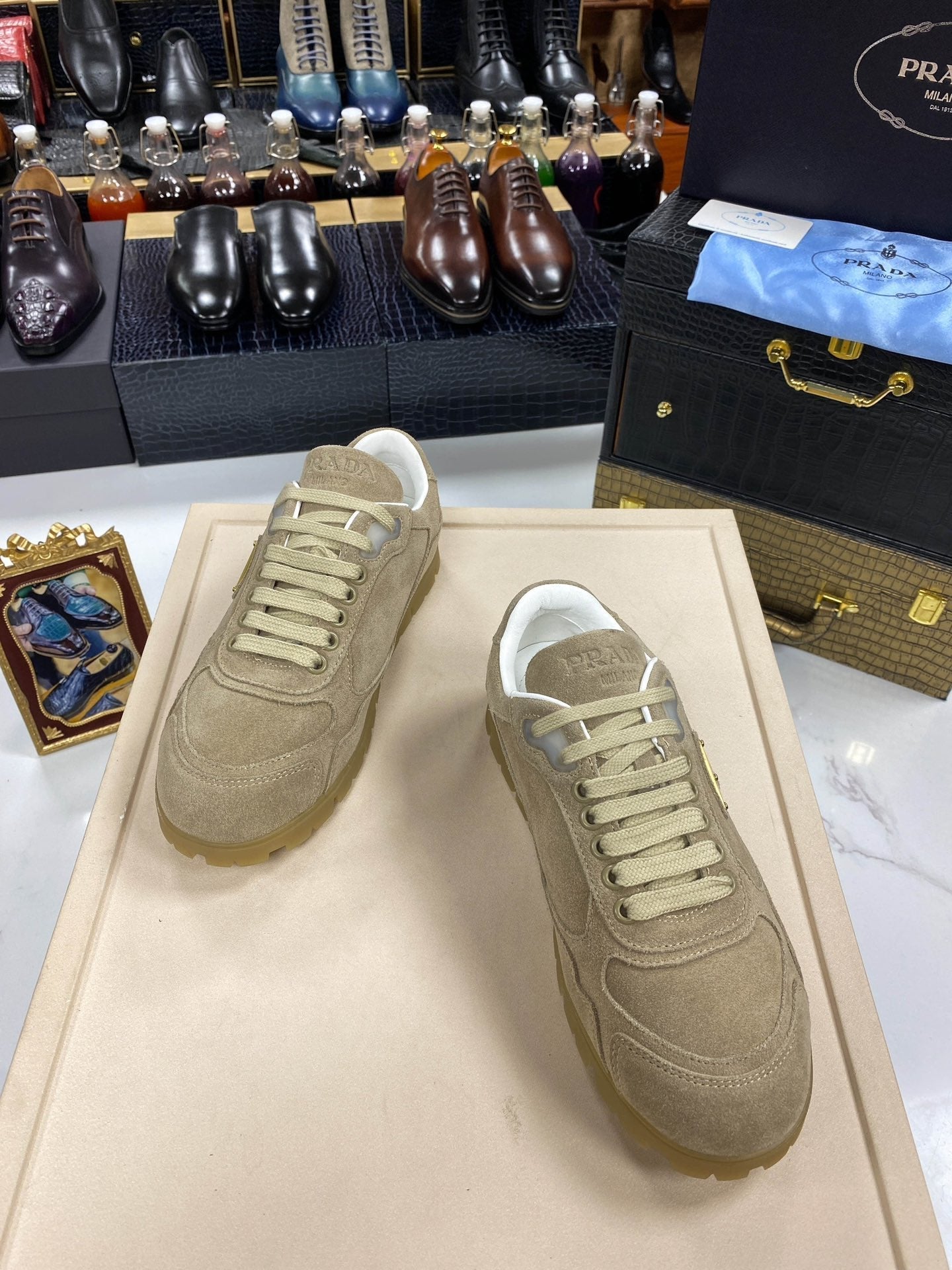 PRA TRAIL FADED ECRU SUEDE SNEAKERS