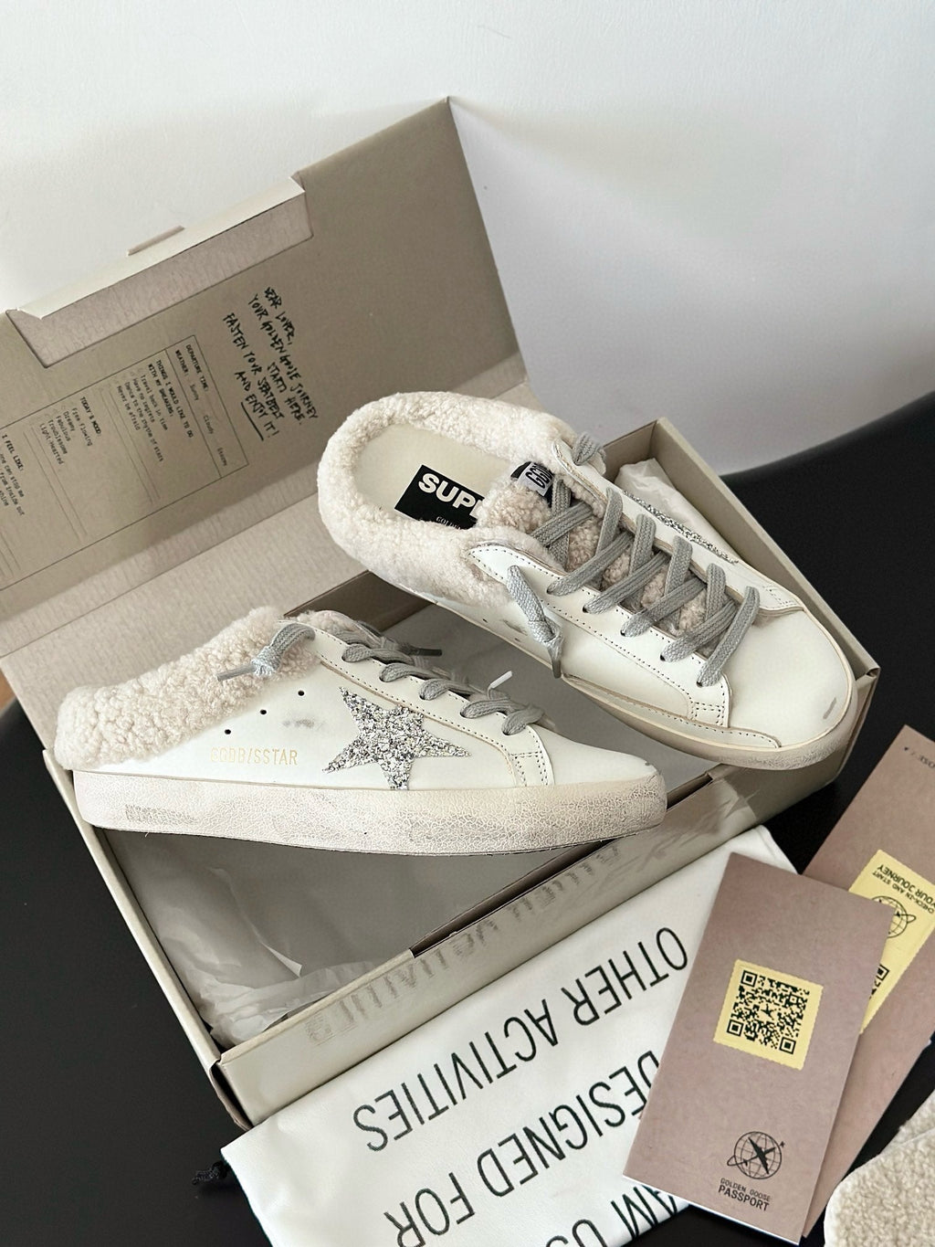 SUPER-STAR SABOTS IN WHITE CALFSKIN WITH GLITTER WHITE STAR