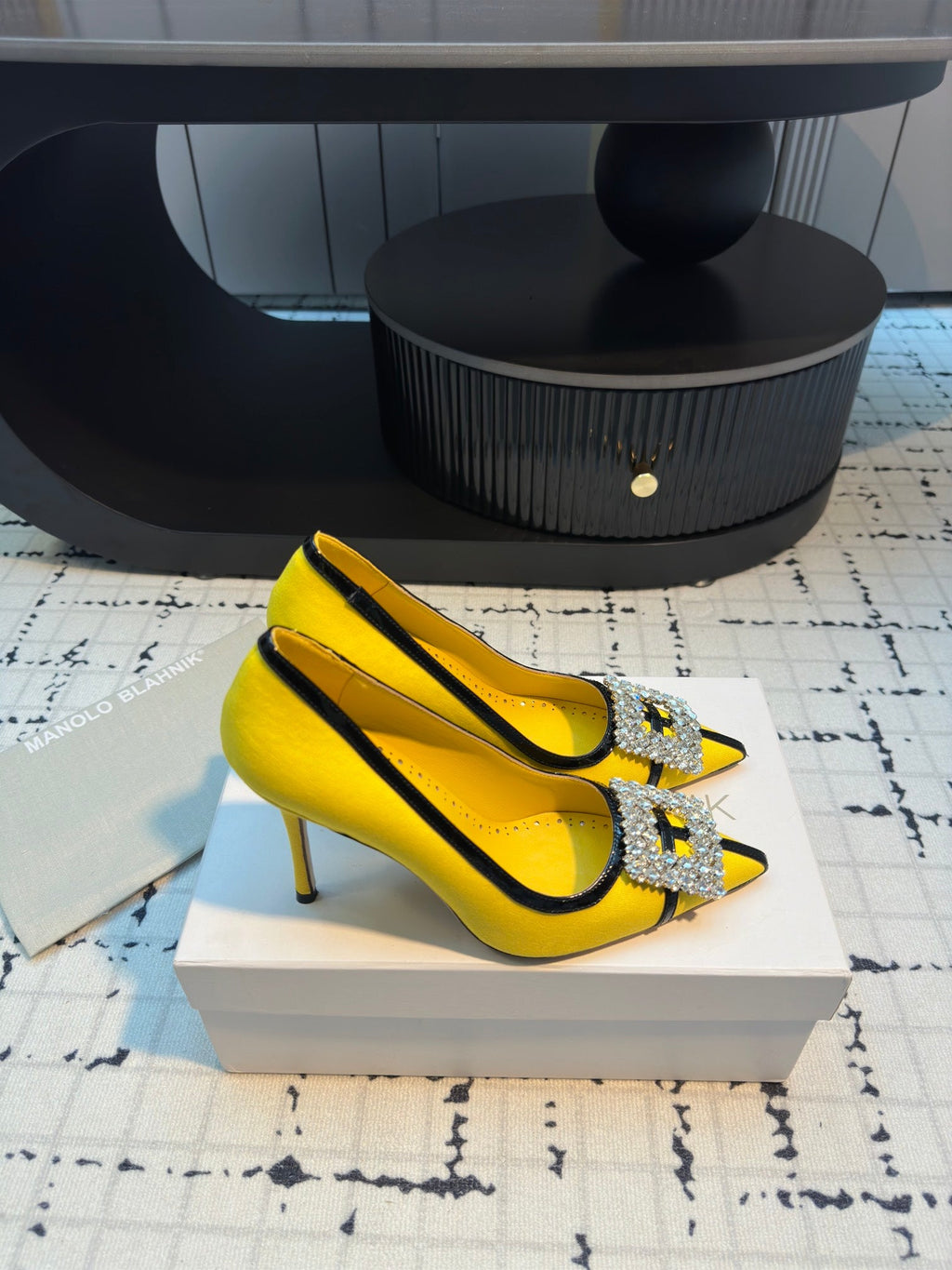 HANGISI 100 MM IN BRIGHT YELLOW SUEDE