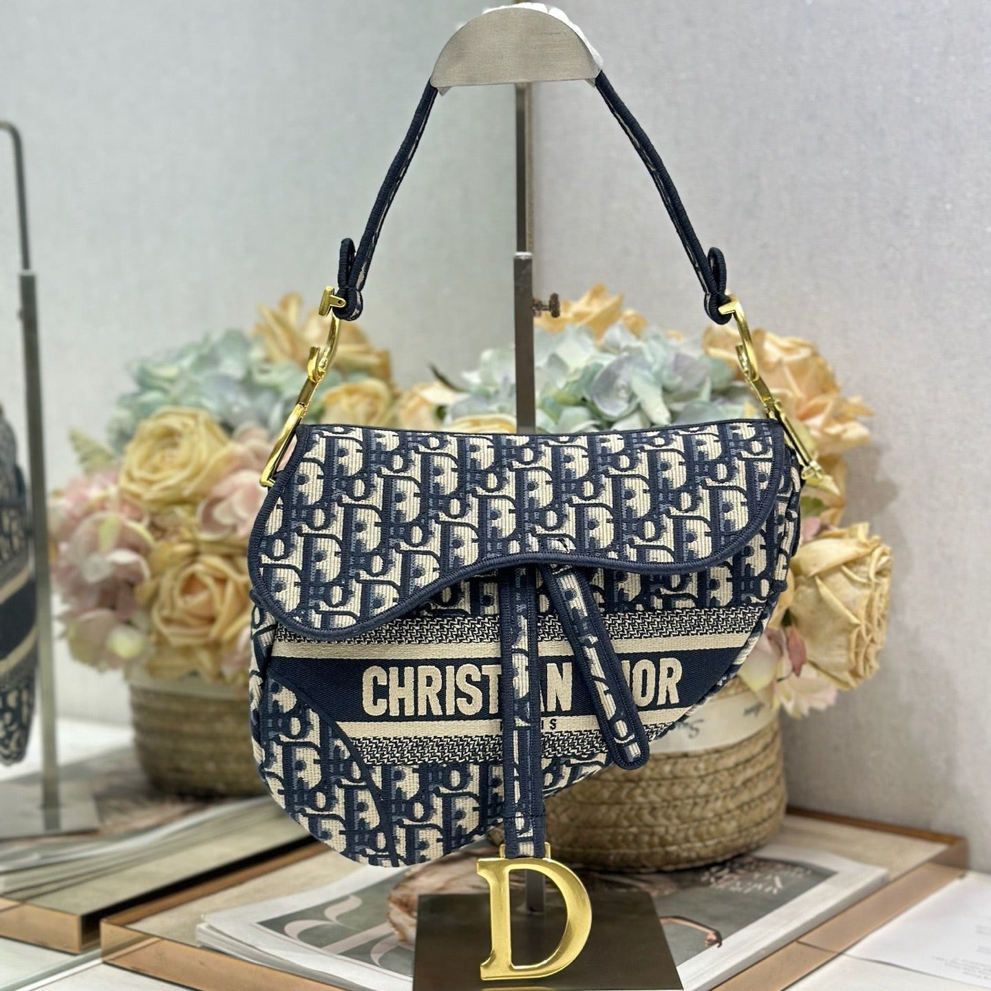 DIOR 26S SADDLE BAG 25 IN NAVY BLUE AND WHITE OBLIQUE JACQUARD