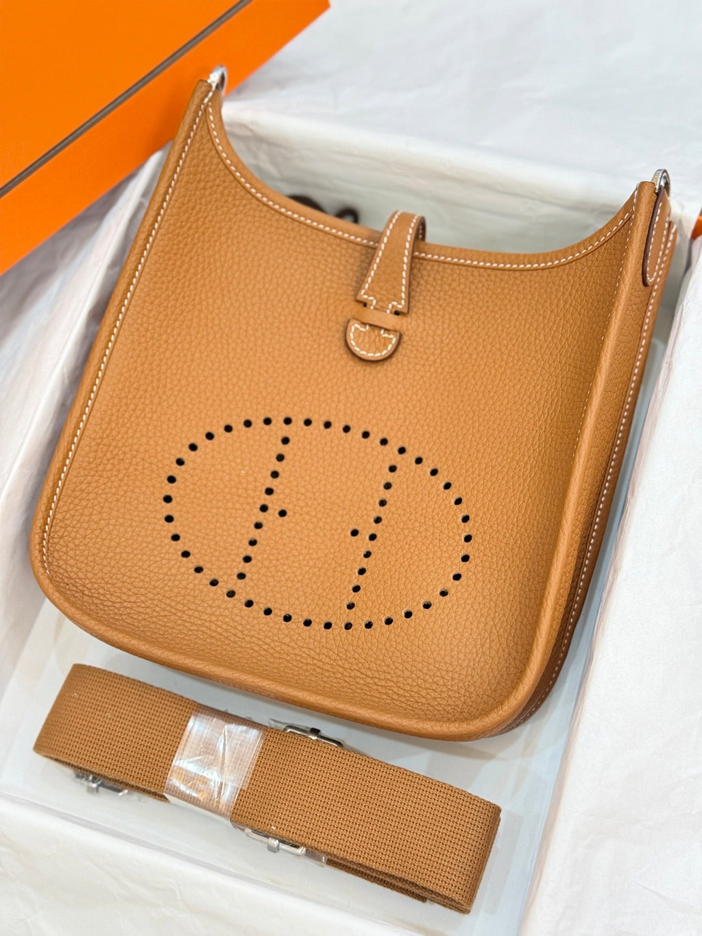 HM 26S EVELYNE BAG 23CM IN ORANGE BROWN GRAINED CALFSKIN