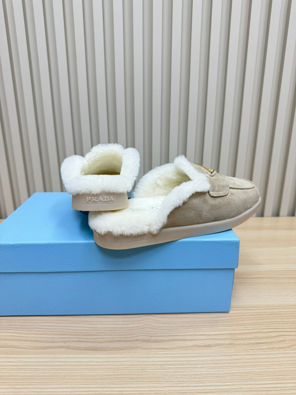 TRIANGLE LOGO FLATS IN KHAKI BEIGE SUEDE AND FUR LINING
