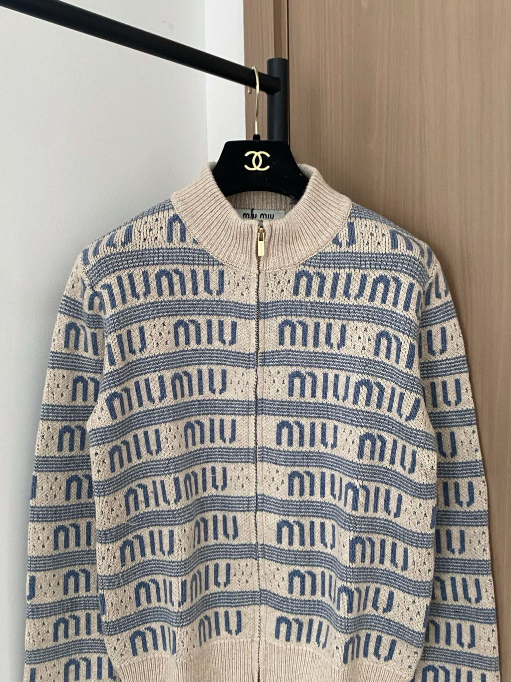 MIUMIU CARDIGAN STYLE 138