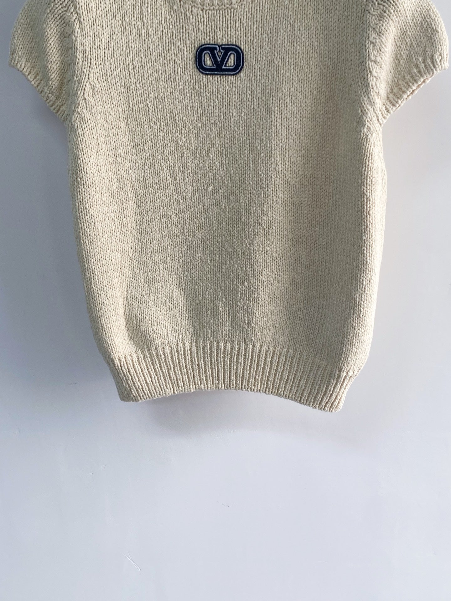 VALENTINO 26S SLEEVELESS KNIT TOP 218