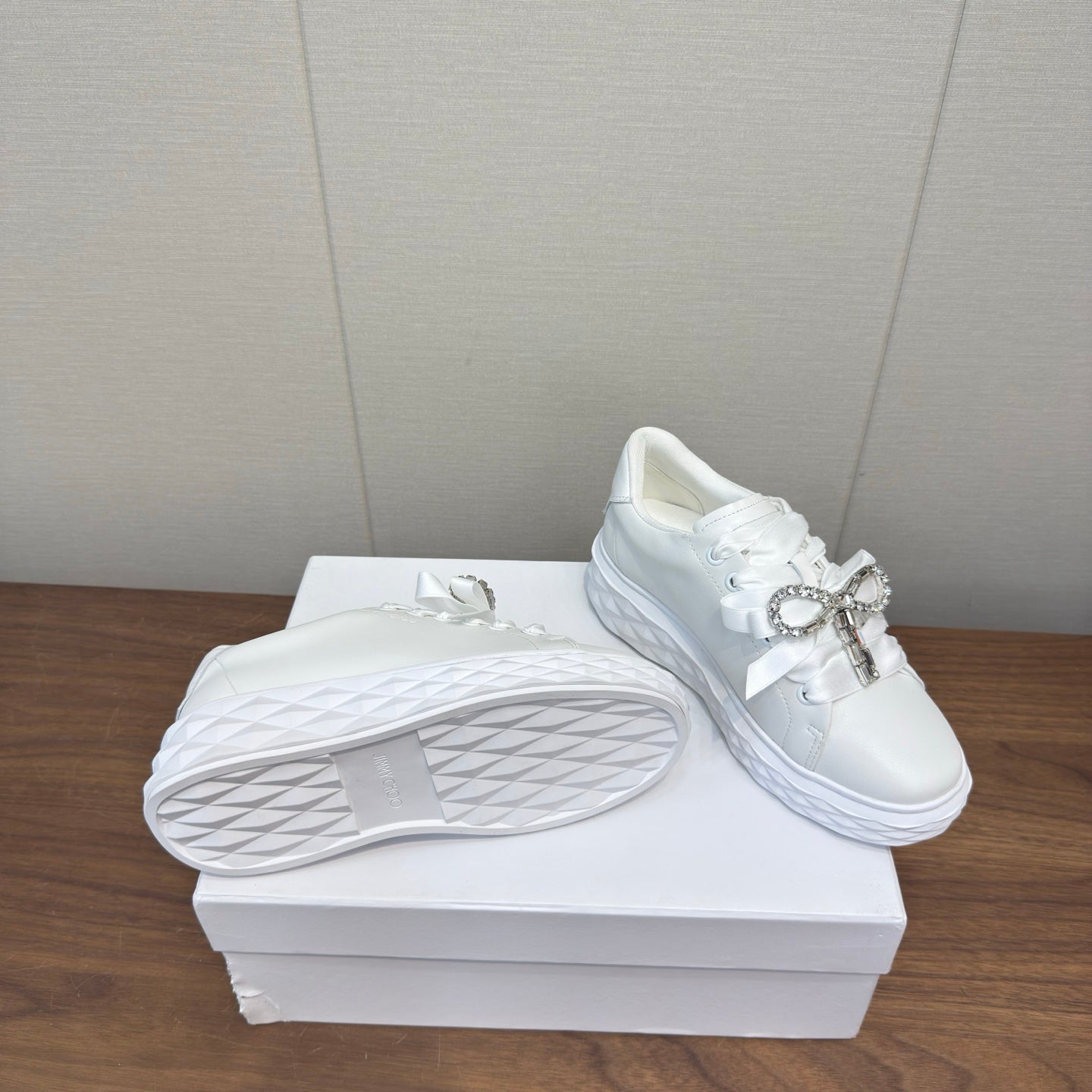 JIMMY CHOO 26S SNEAKERS 55 MM IN WHITE CALFSKIN WITH CRYSTAL BOW