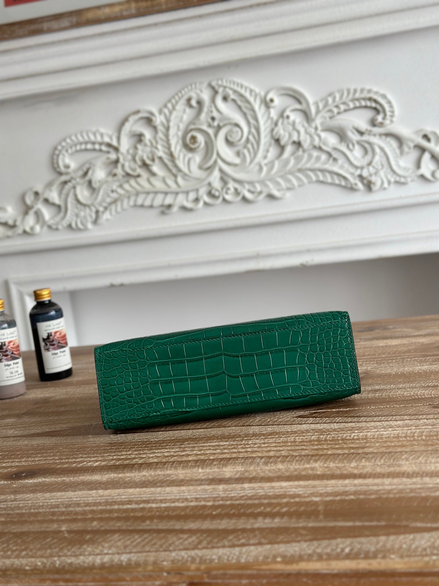 HM 25S KELLY MINI 22 CM IN DARK GREEN LAMBSKIN WITH CROCODILE EMBOSSING AND GOLD HARDWARE