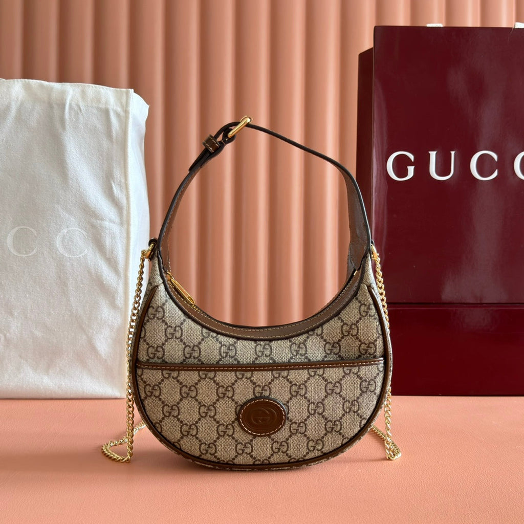 GG SUPREME SHOULDER BAG 22 BROWN IN CANVAS GOLD HARDWARE