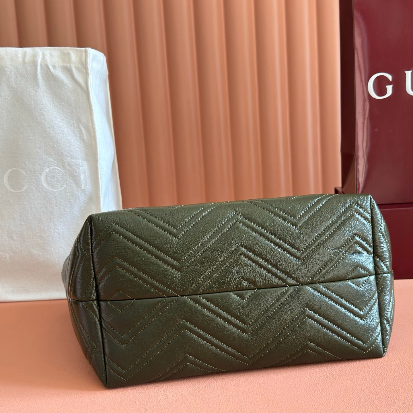 GUCCI 26S GG MARMONT TOTE BAG 30 IN MOSS GREEN CALFSKIN