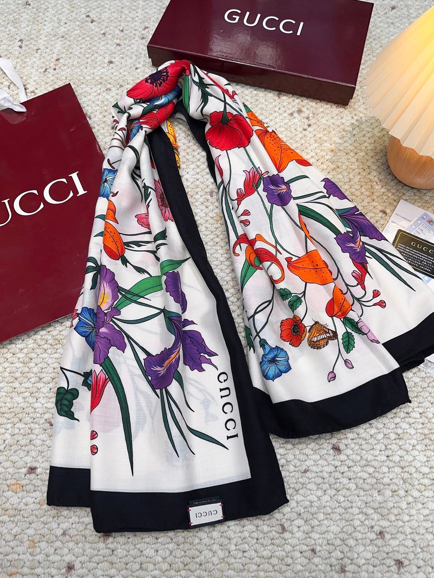 GUCCI 26S SCARF 140 IN CASHMERE AND SILK 863992