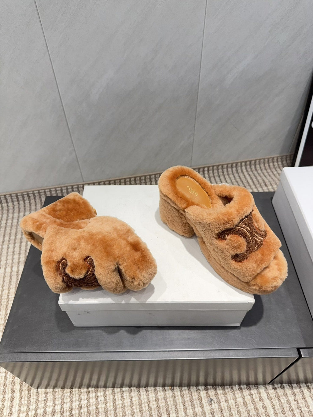 CELINE 26S HIGH-HEEL SANDALS IN BROWN PURE WOOL
