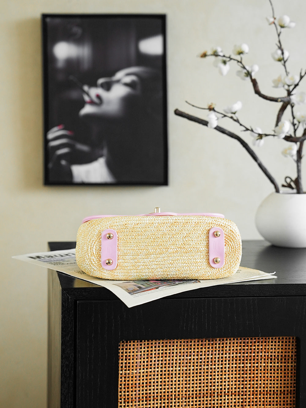 CHANEL 26S CLASSIC FLAP MEDIUM 23 IN NATURAL RAFFIA AND LIGHT PURPLE CALFSKIN GOLD HARDWARE