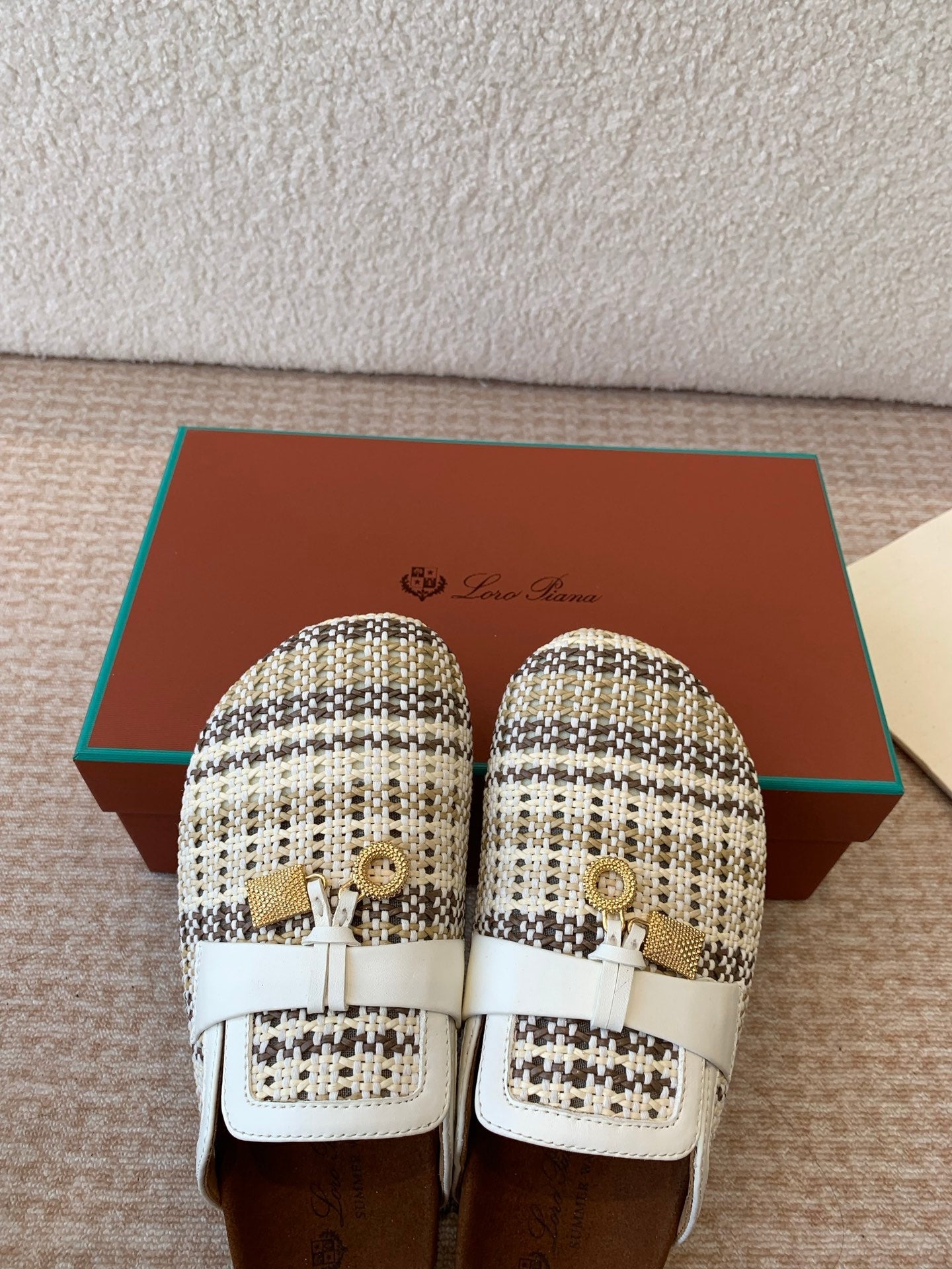 BUBBLE IN MULTICOLOR RAFFIA MIX WHITE LAMBSKIN GOLD HARDWARE