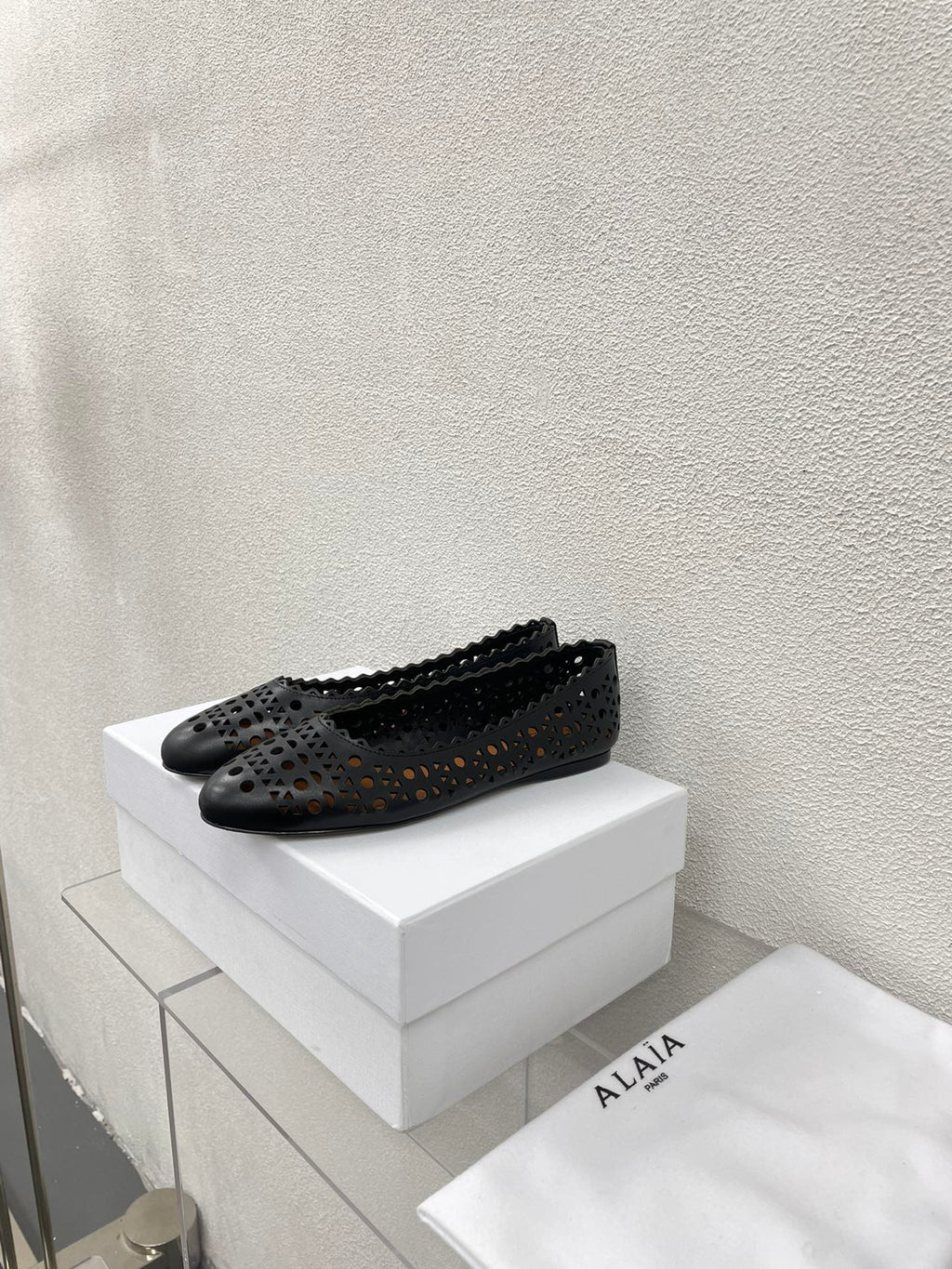 ALAIA BALLET FLAT IN BLACK MESH LAMBSKIN