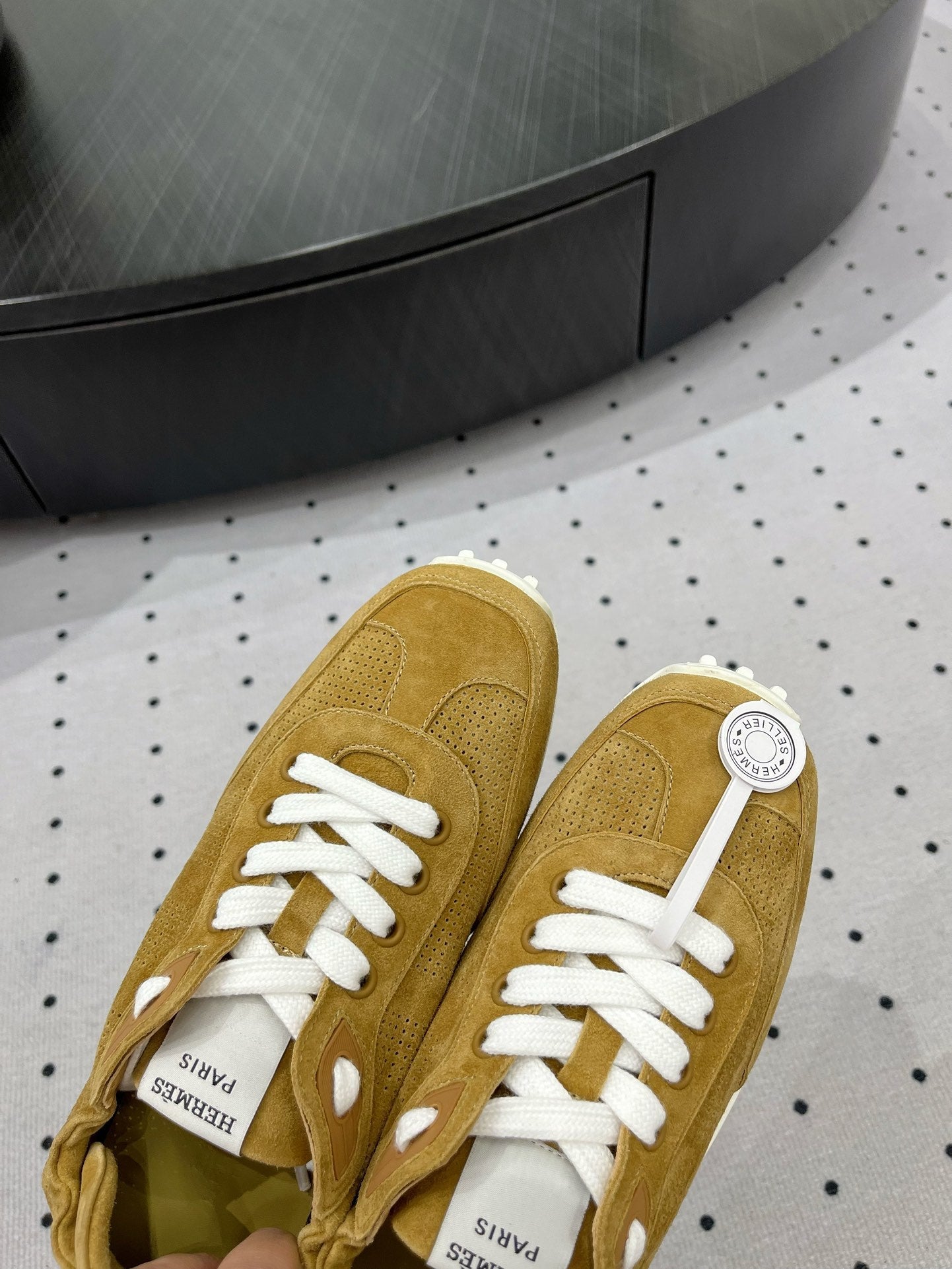 TRAIL SNEAKER IN DIJON YELLOW SUEDE