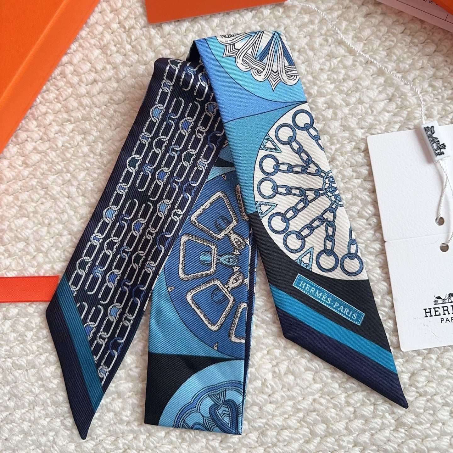 HERMES 26S SCARF 86 IN SILK 309604