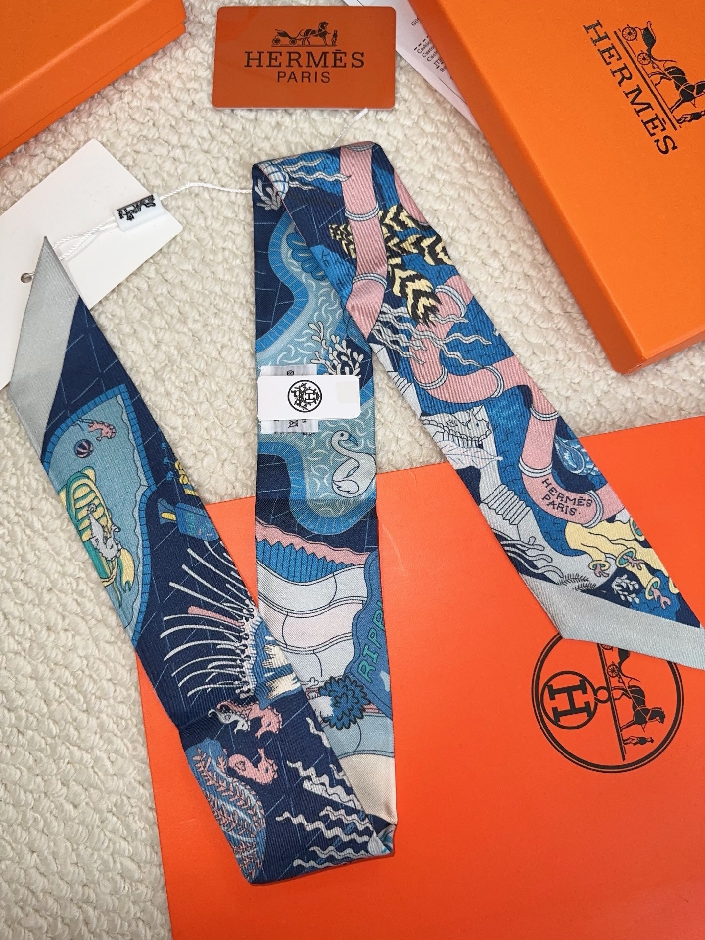HERMES 26S SCARF 86 IN SILK 309650