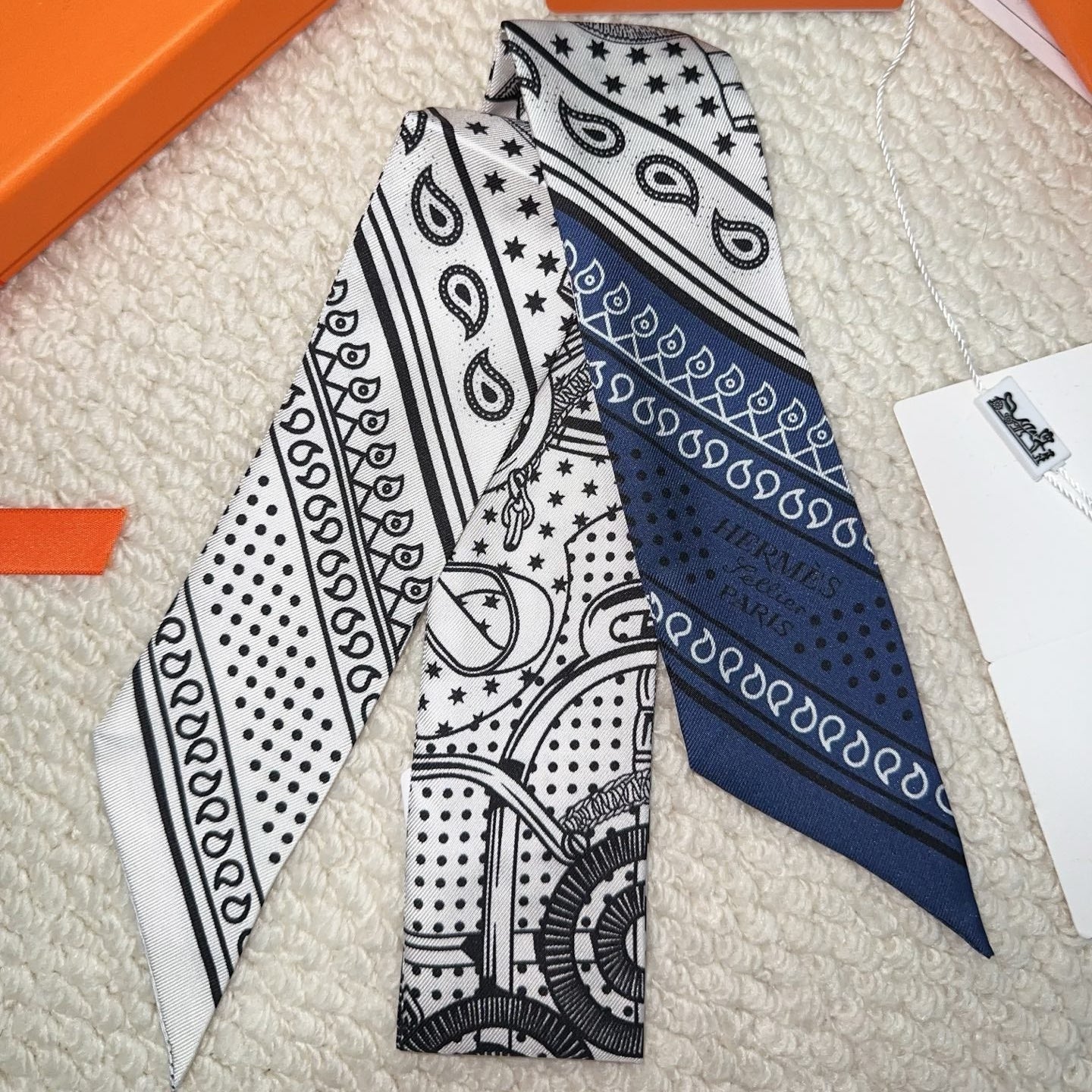 HERMES 26S SCARF 90 IN SILK 309655