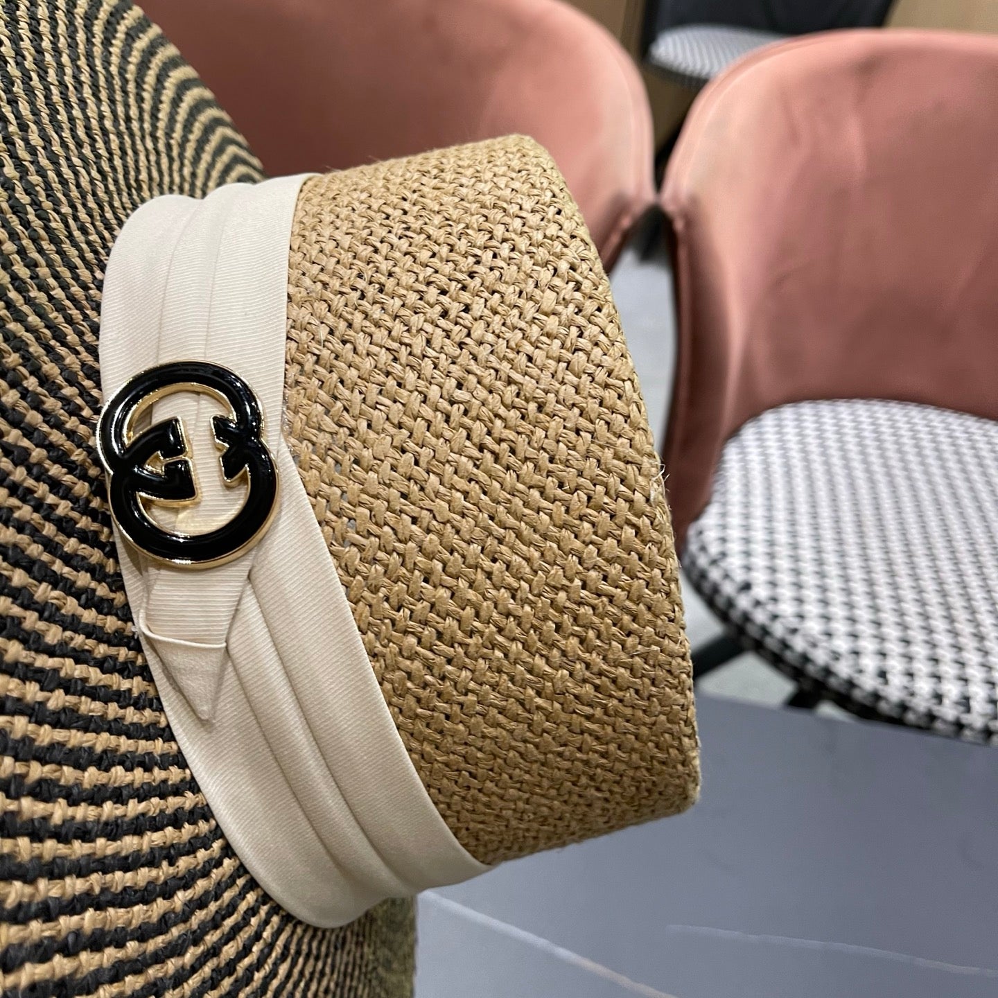 GUCCI 26S WIDE-BRIMMED STRAW HAT 265
