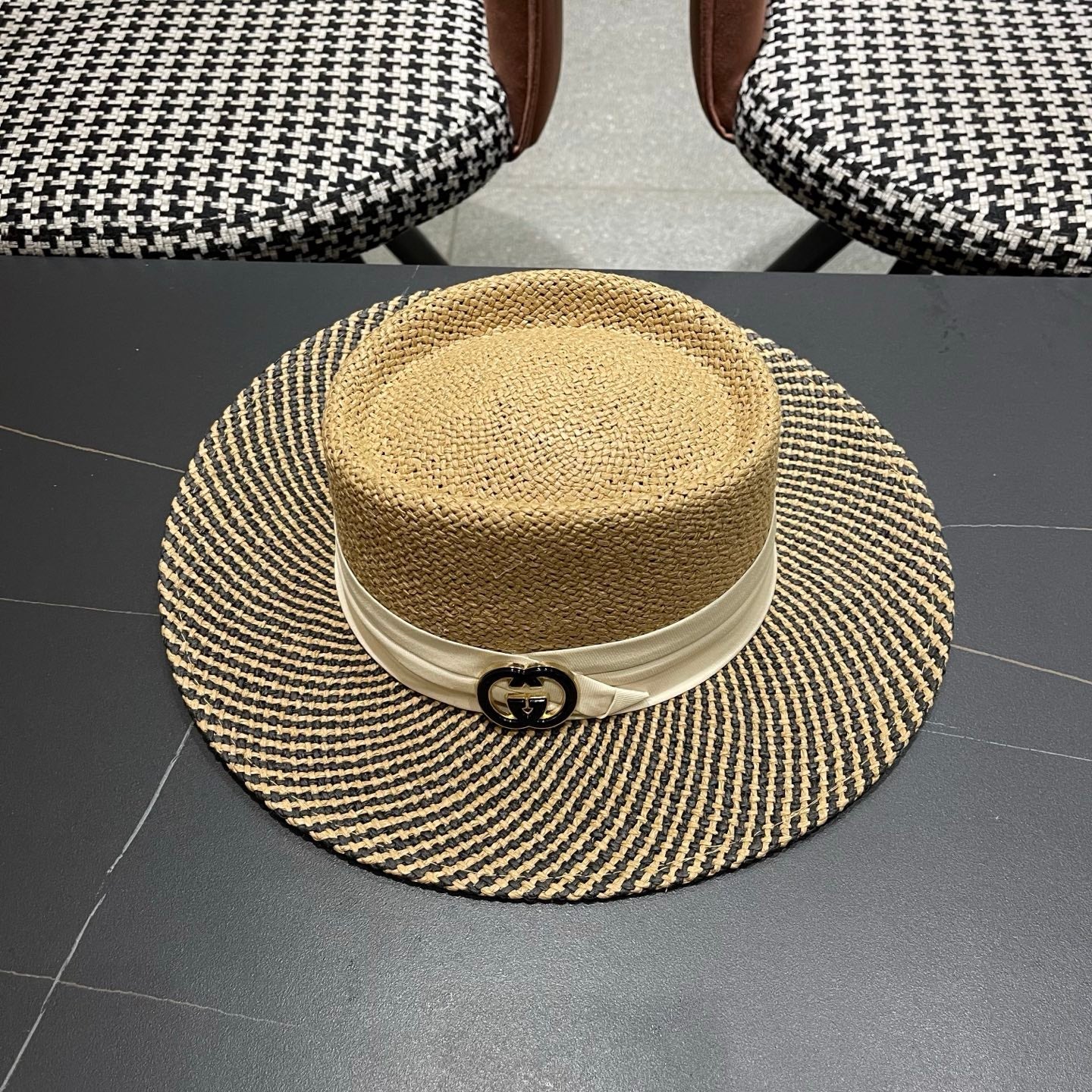 GUCCI 26S WIDE-BRIMMED STRAW HAT 265